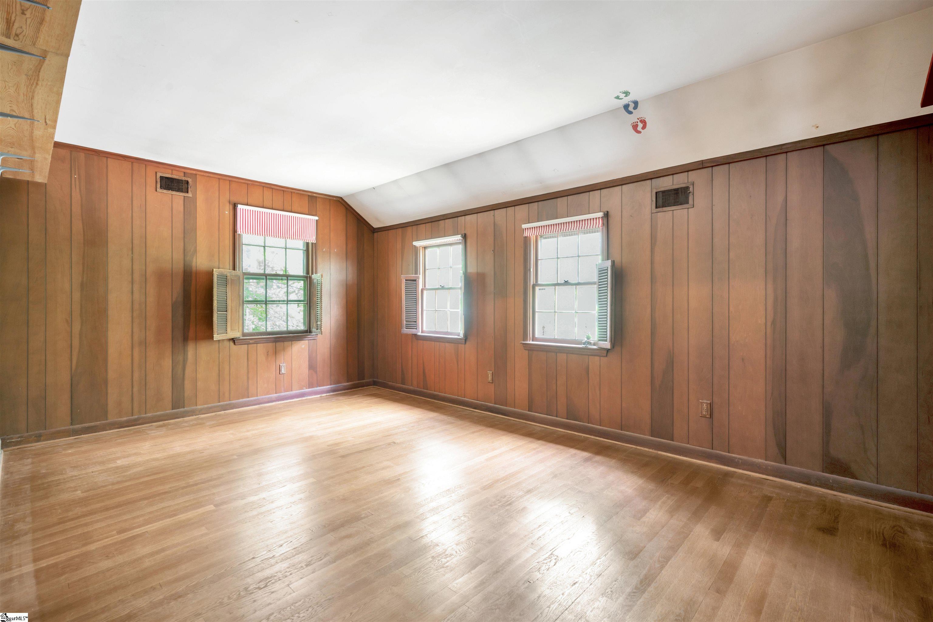 141 Shoreham Road Spartanburg, SC 29307