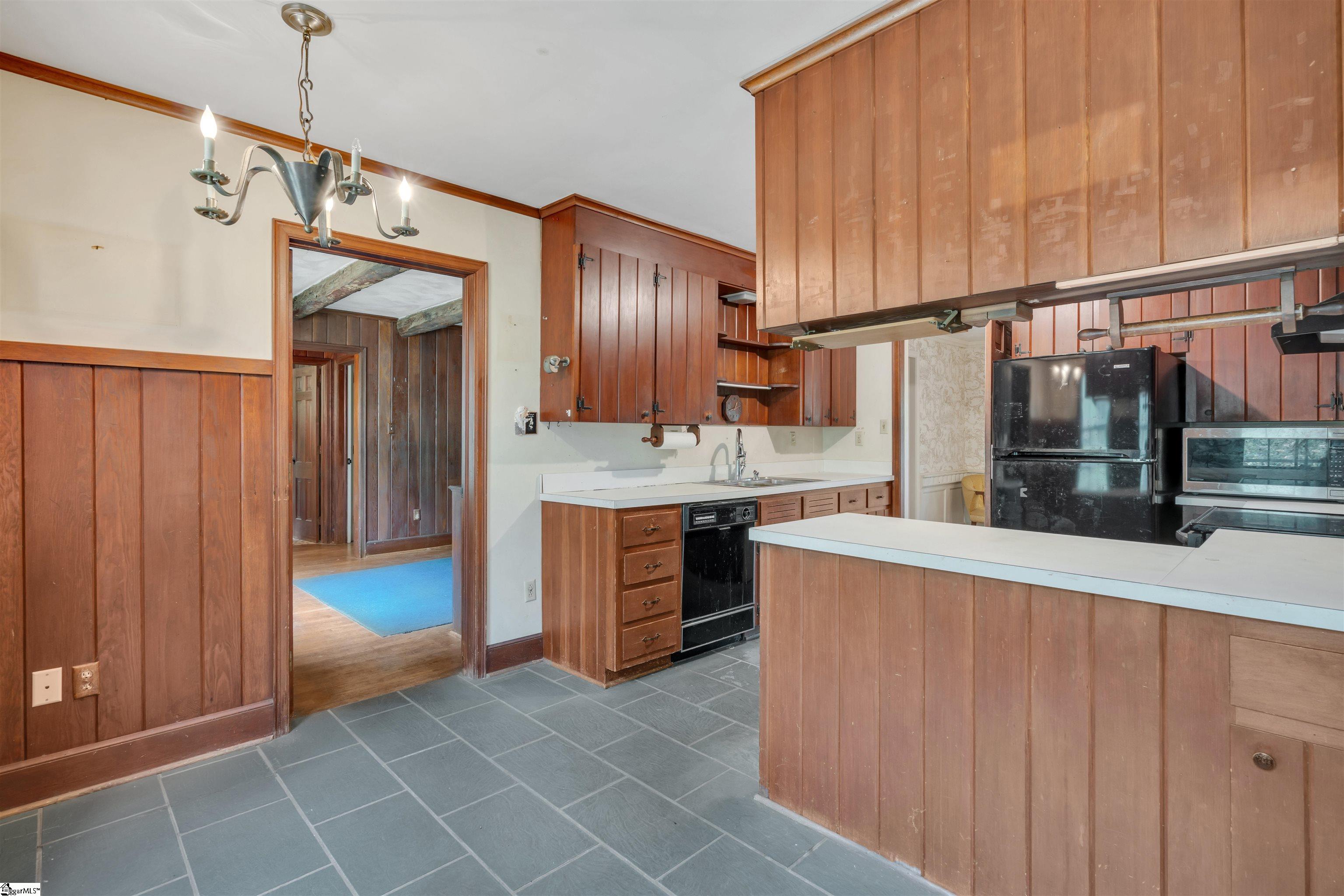 141 Shoreham Road Spartanburg, SC 29307