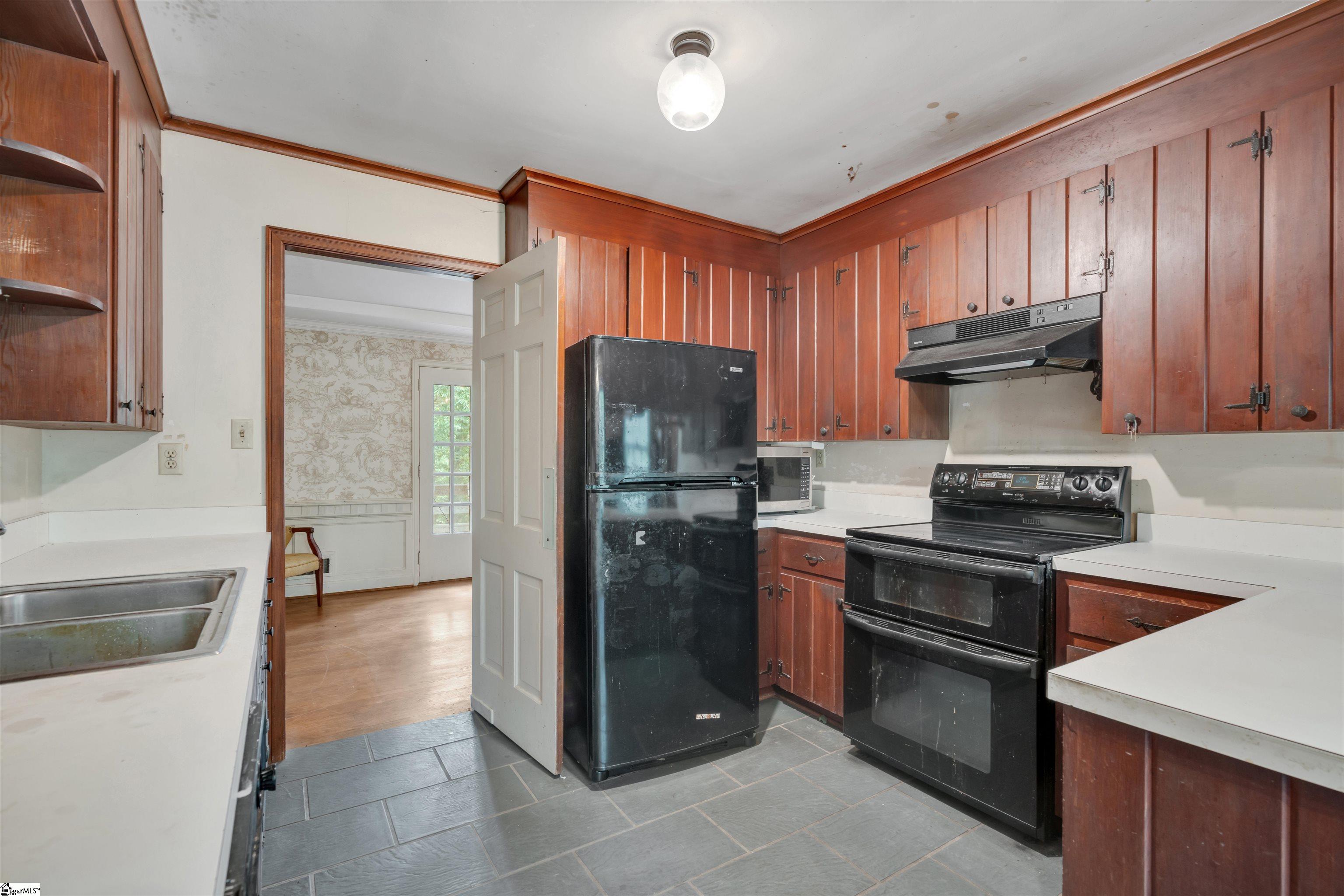 141 Shoreham Road Spartanburg, SC 29307