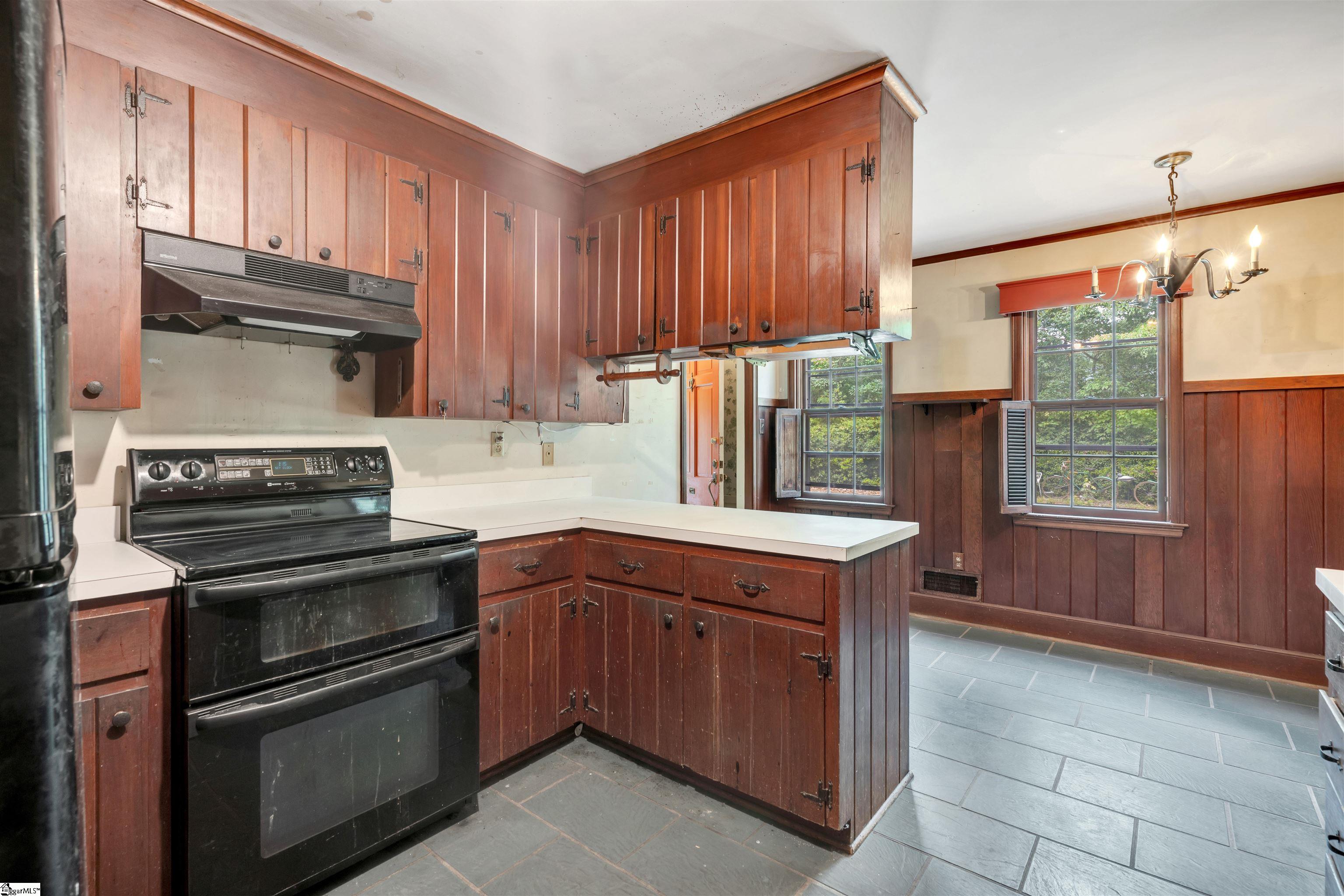 141 Shoreham Road Spartanburg, SC 29307