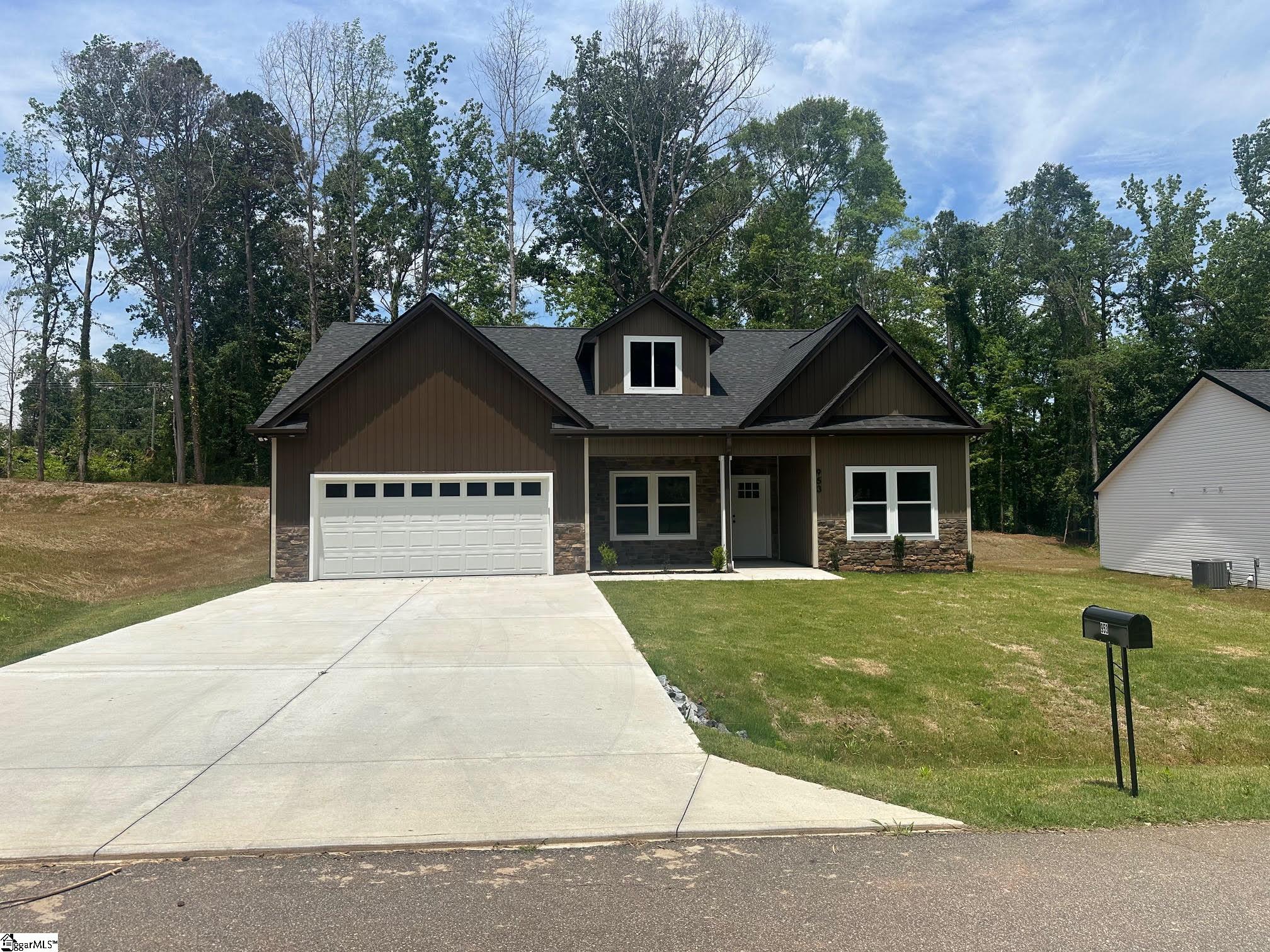 953 Mike Circle Boiling Springs, SC 29303