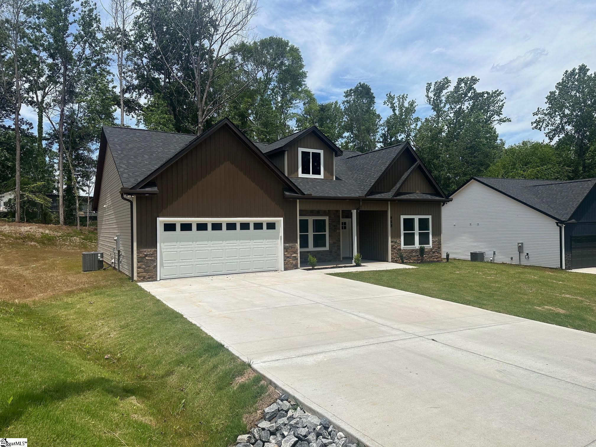 953 Mike Circle Boiling Springs, SC 29303
