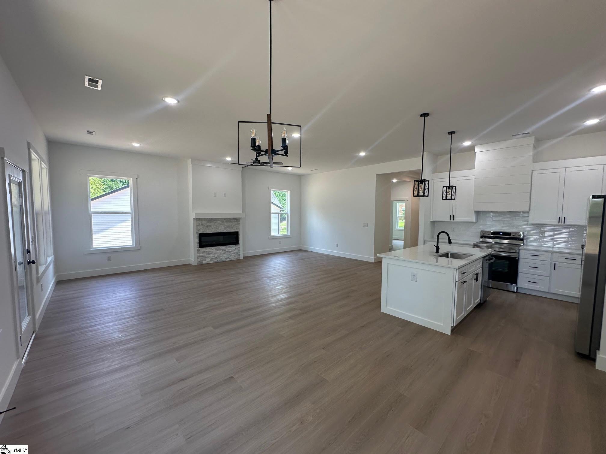 953 Mike Circle Boiling Springs, SC 29303