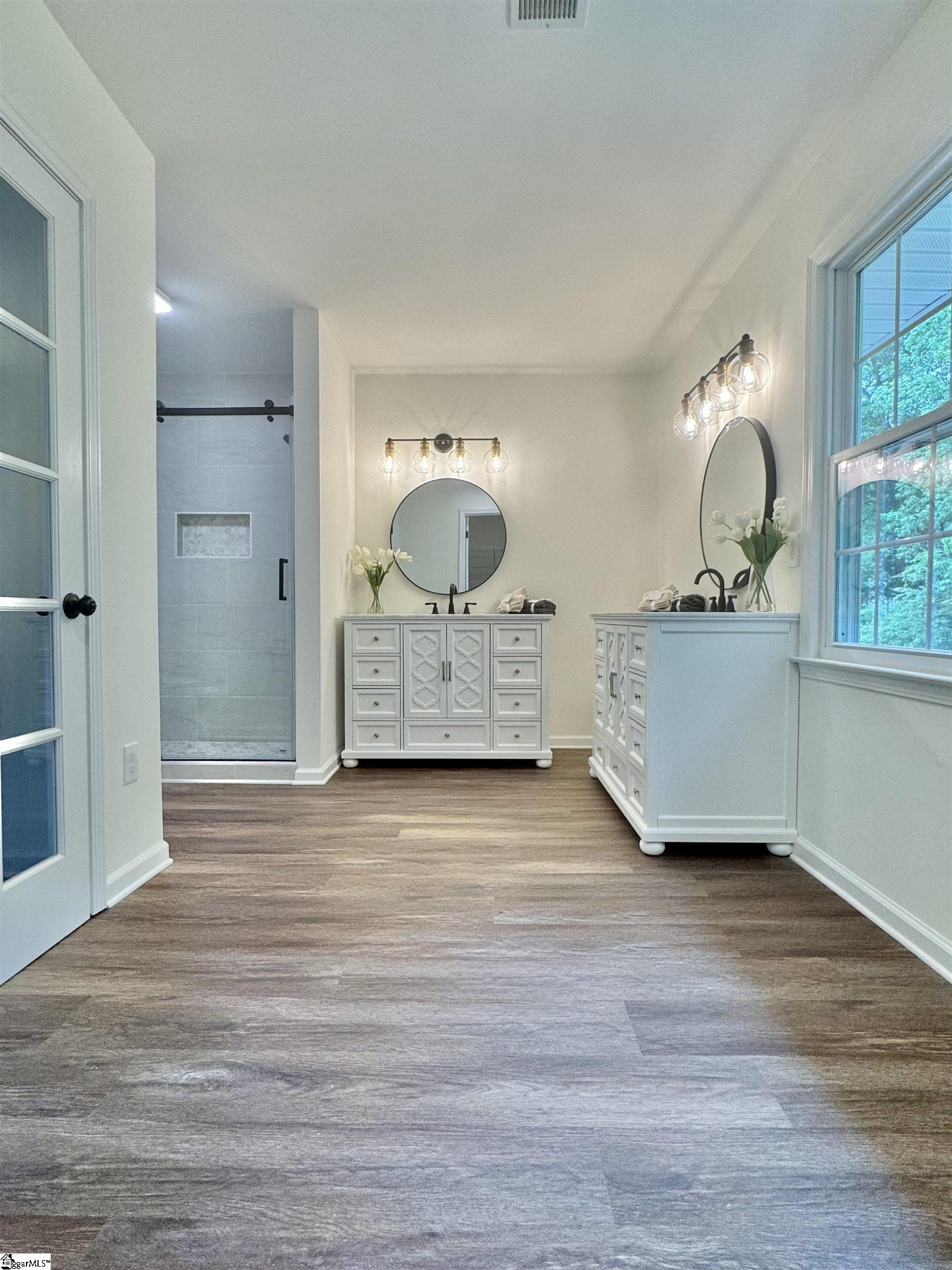 102 Buckingham Court Easley, SC 29640