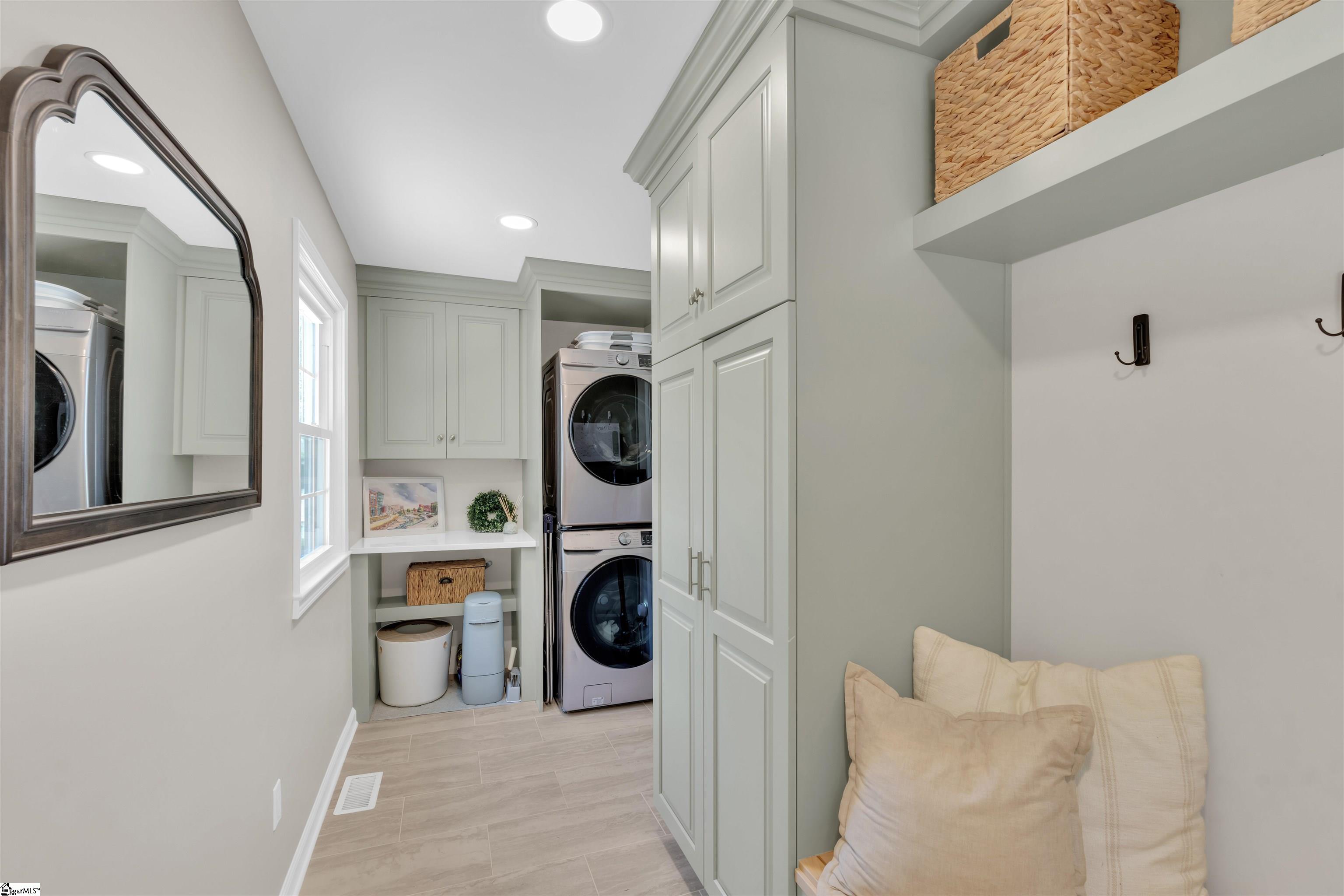 48 Oak Crest Court Greenville, SC 29605