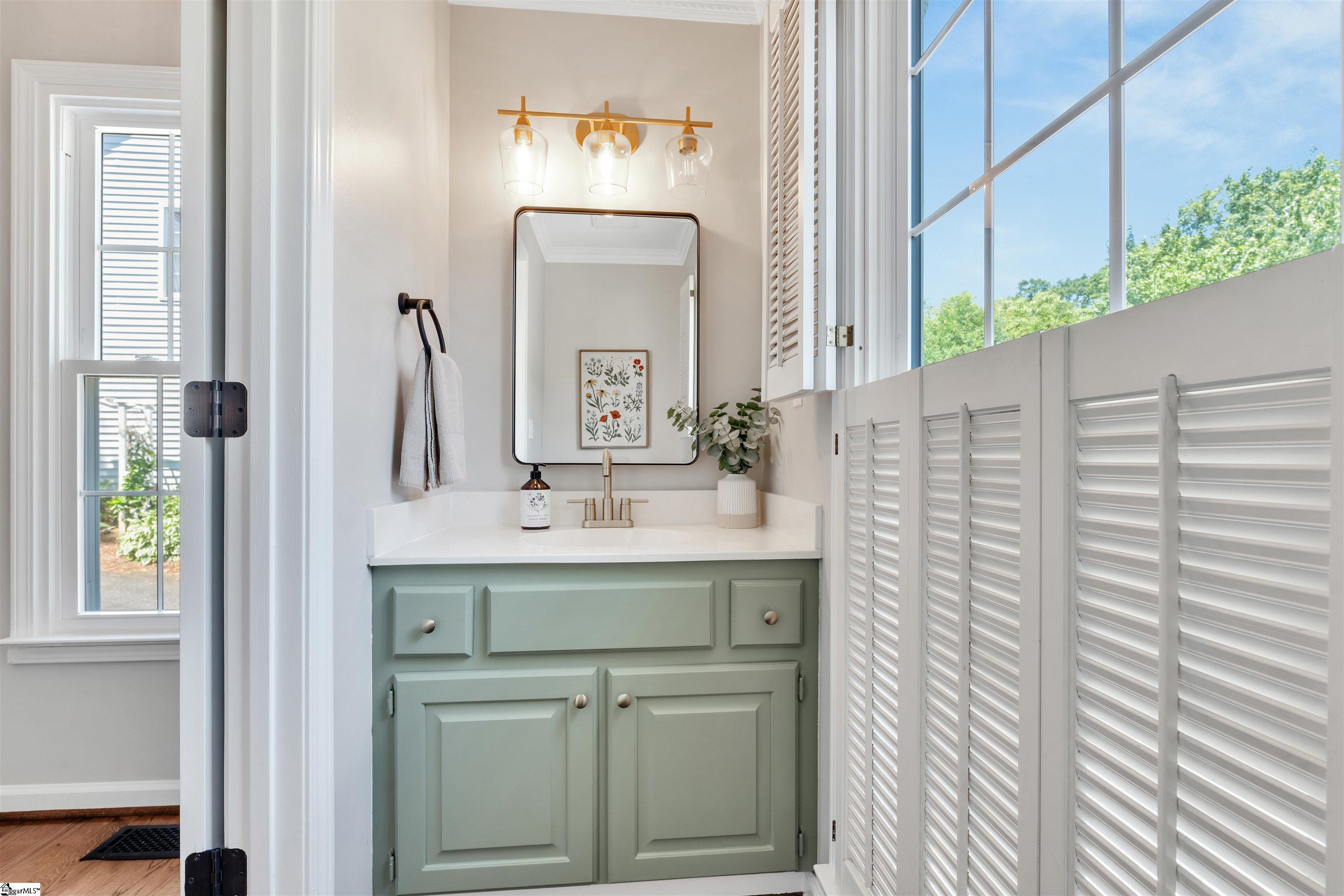 48 Oak Crest Court Greenville, SC 29605