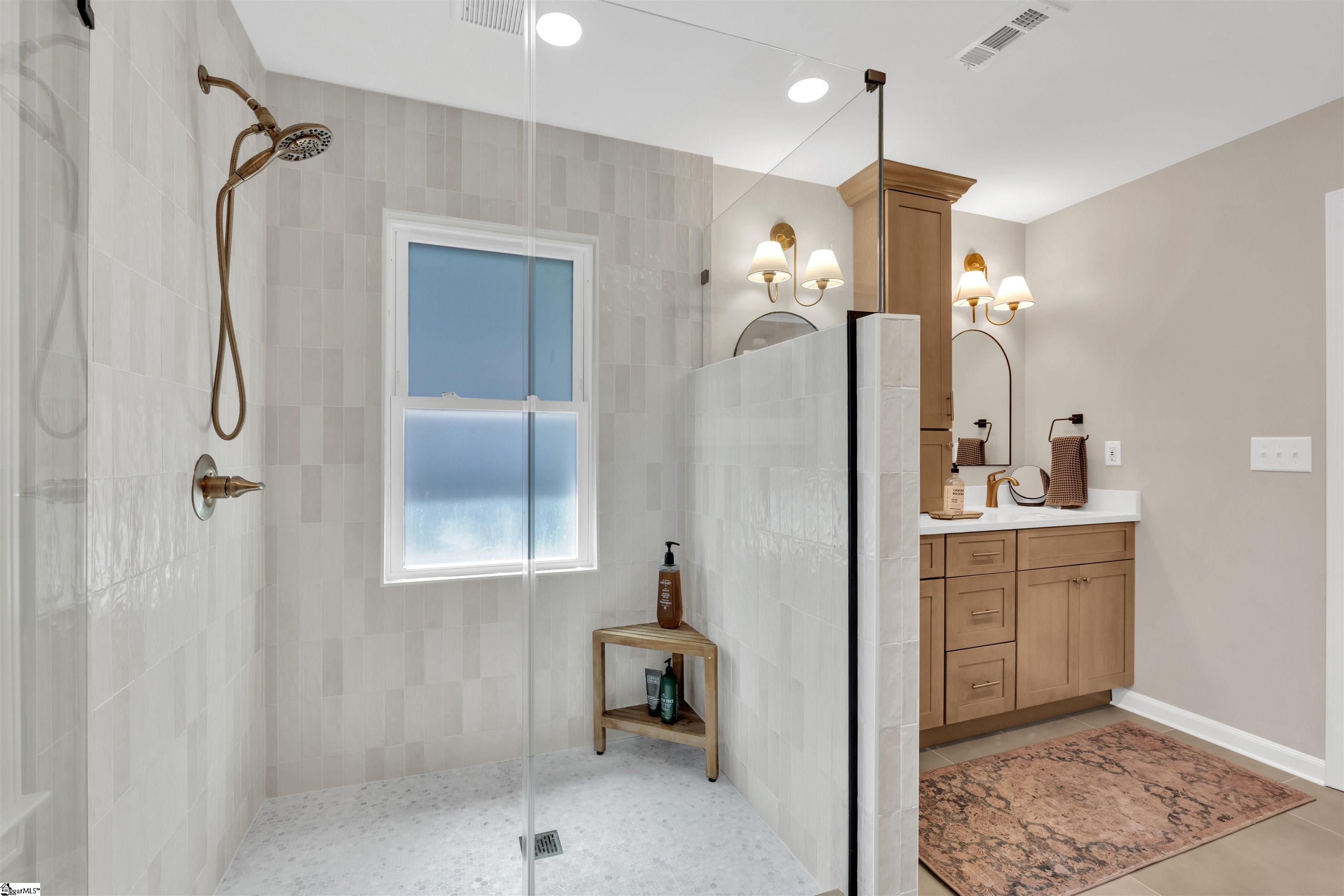 48 Oak Crest Court Greenville, SC 29605