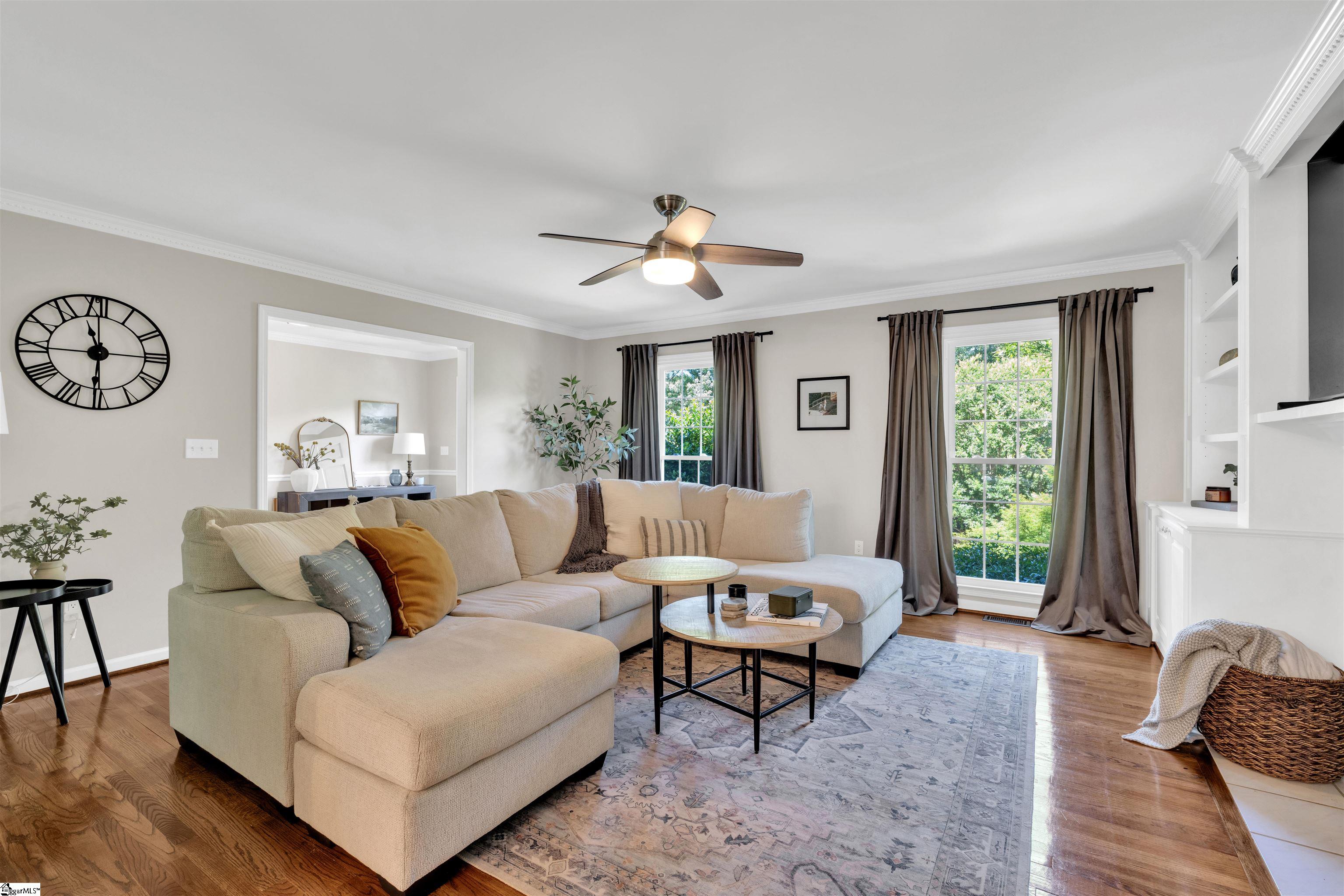 48 Oak Crest Court Greenville, SC 29605