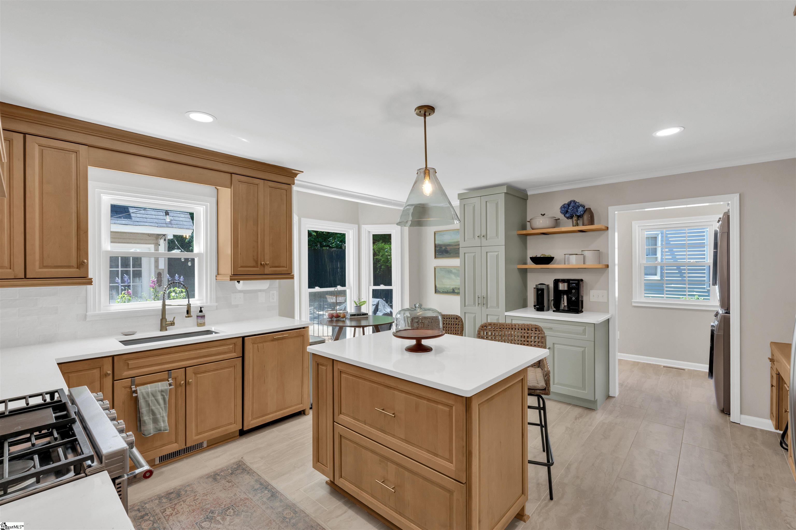 48 Oak Crest Court Greenville, SC 29605