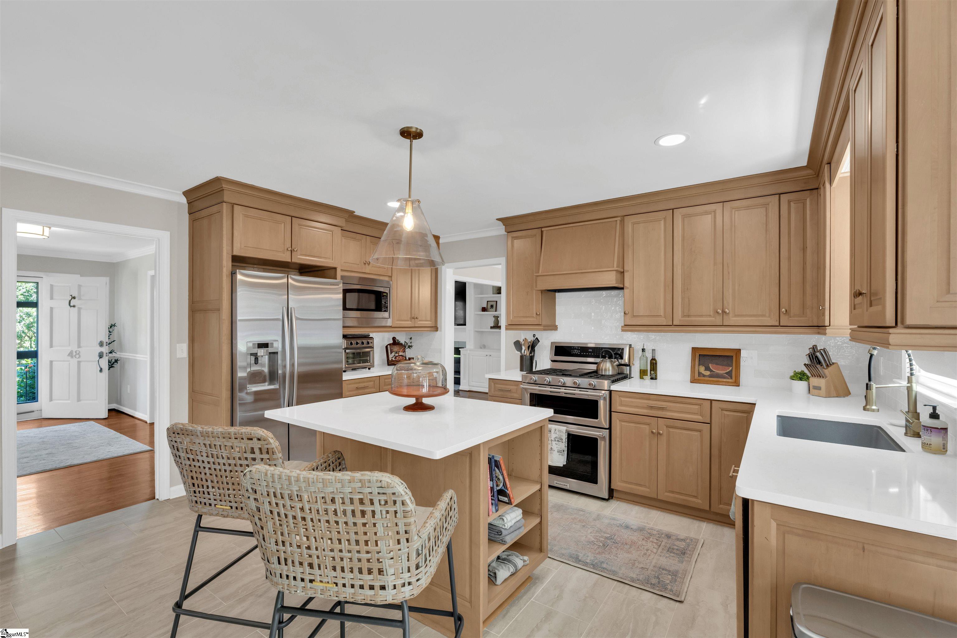48 Oak Crest Court Greenville, SC 29605