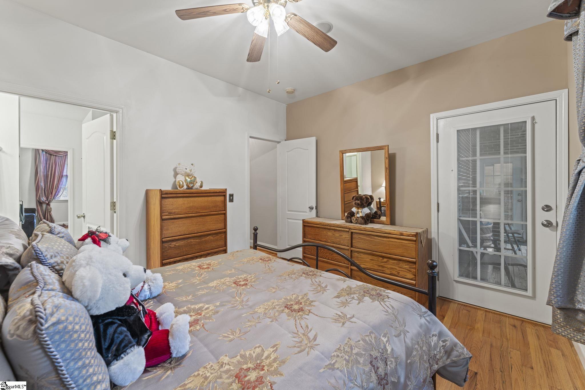 100 Paris Glen Way Greenville, SC 29609