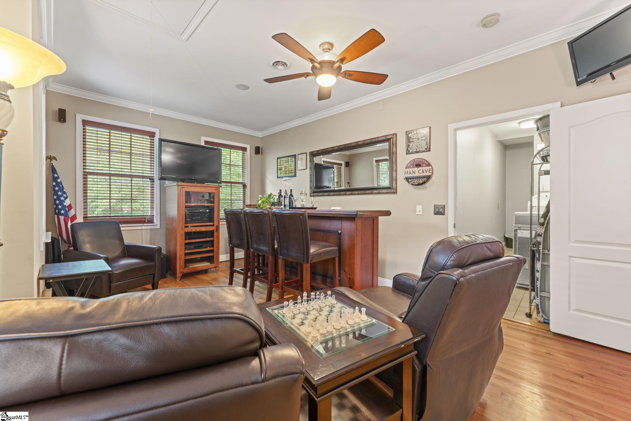 100 Paris Glen Way Greenville, SC 29609