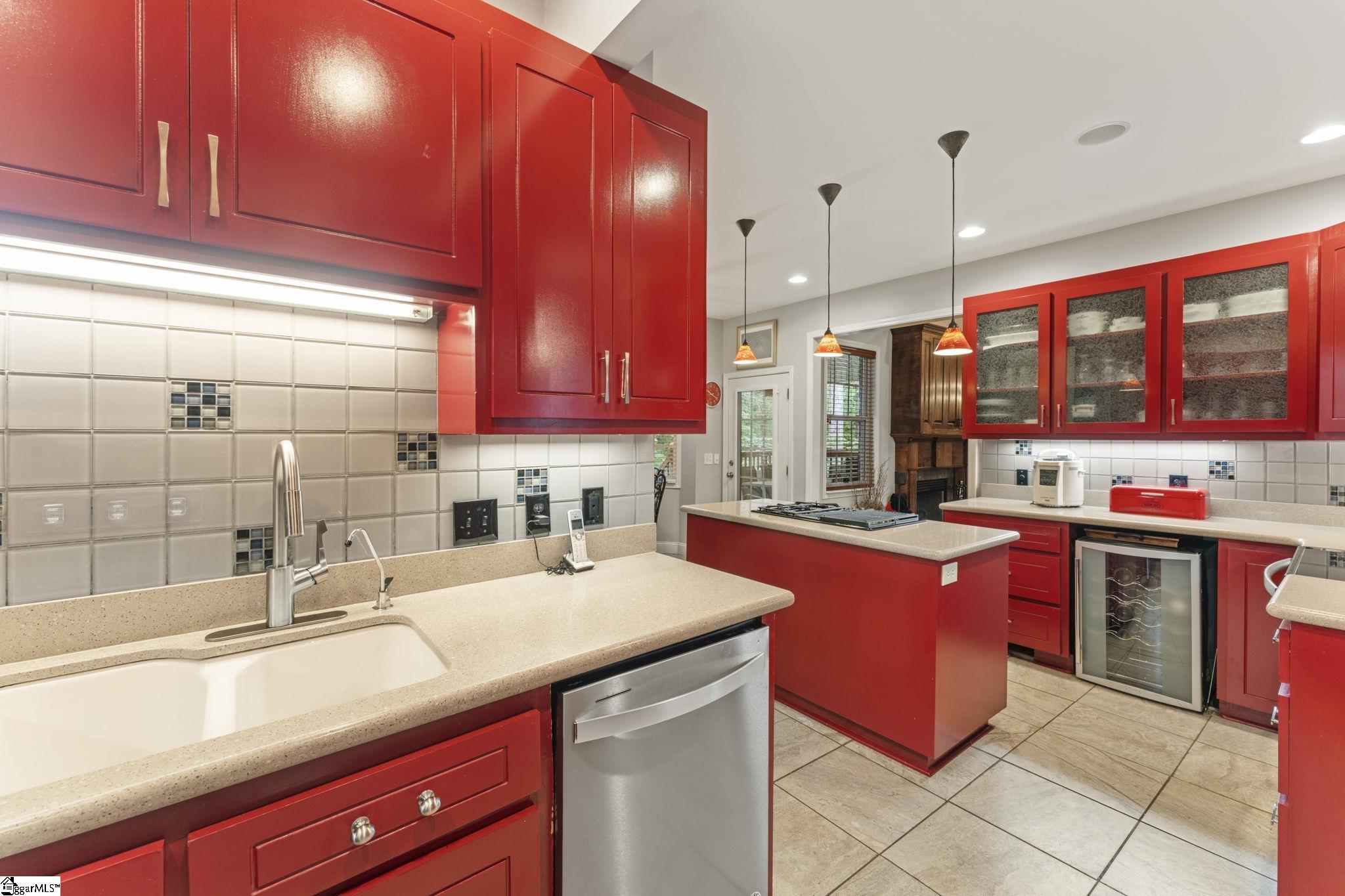 100 Paris Glen Way Greenville, SC 29609