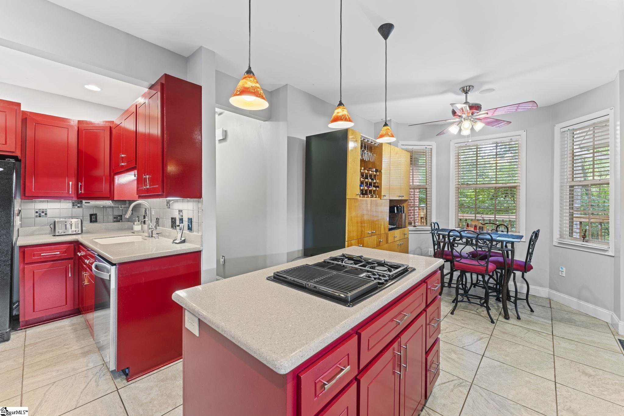 100 Paris Glen Way Greenville, SC 29609