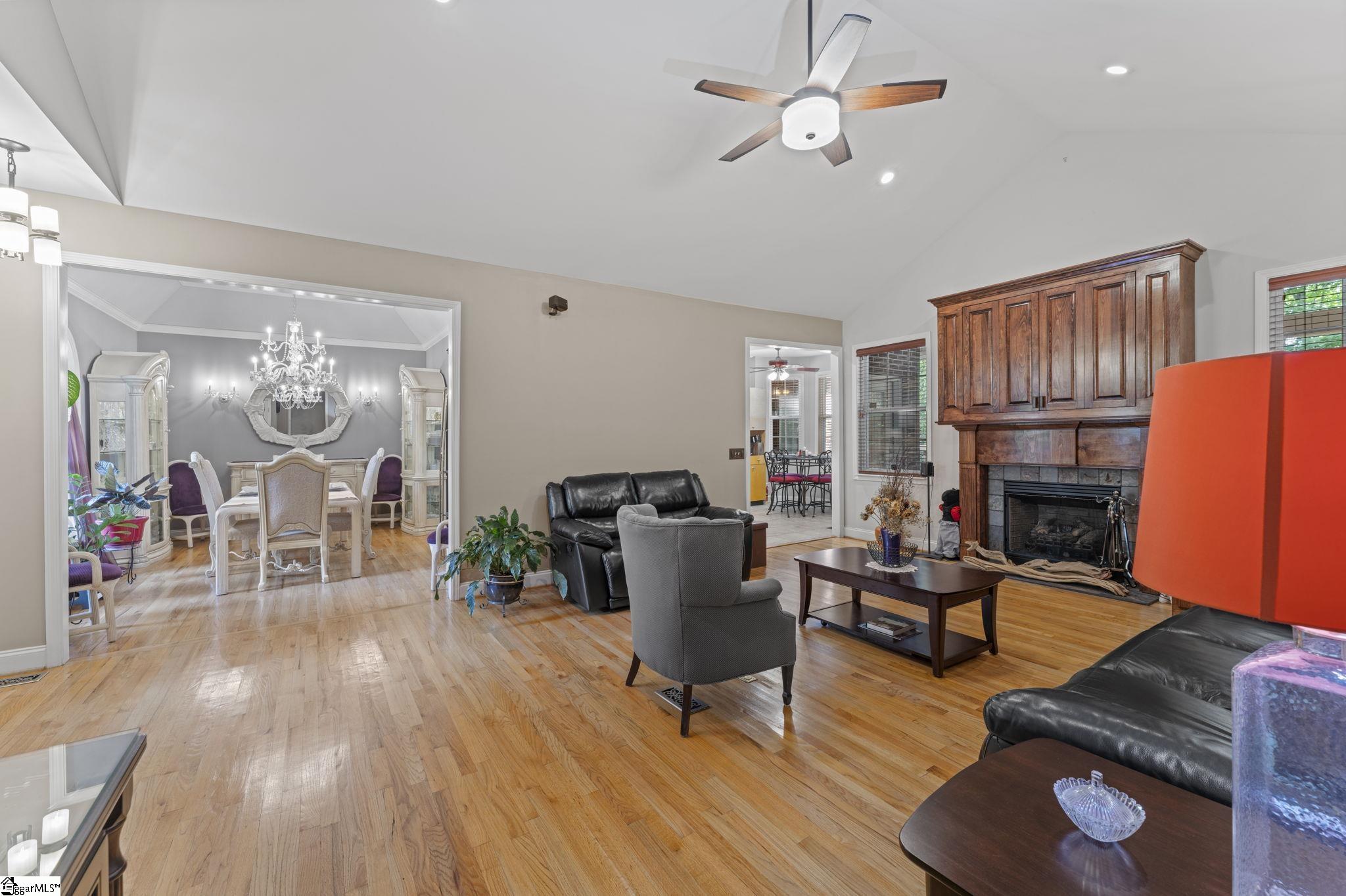 100 Paris Glen Way Greenville, SC 29609