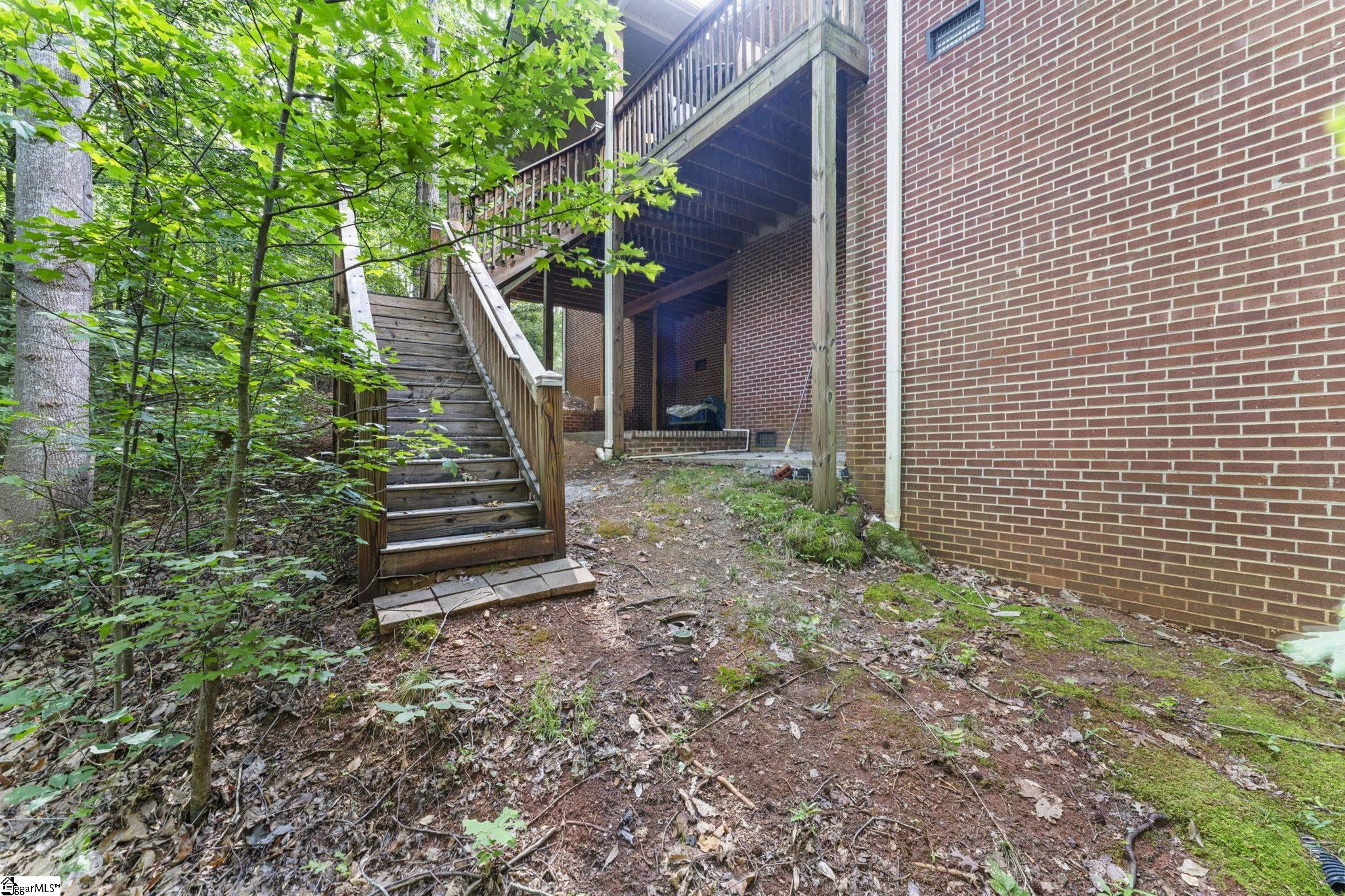 100 Paris Glen Way Greenville, SC 29609
