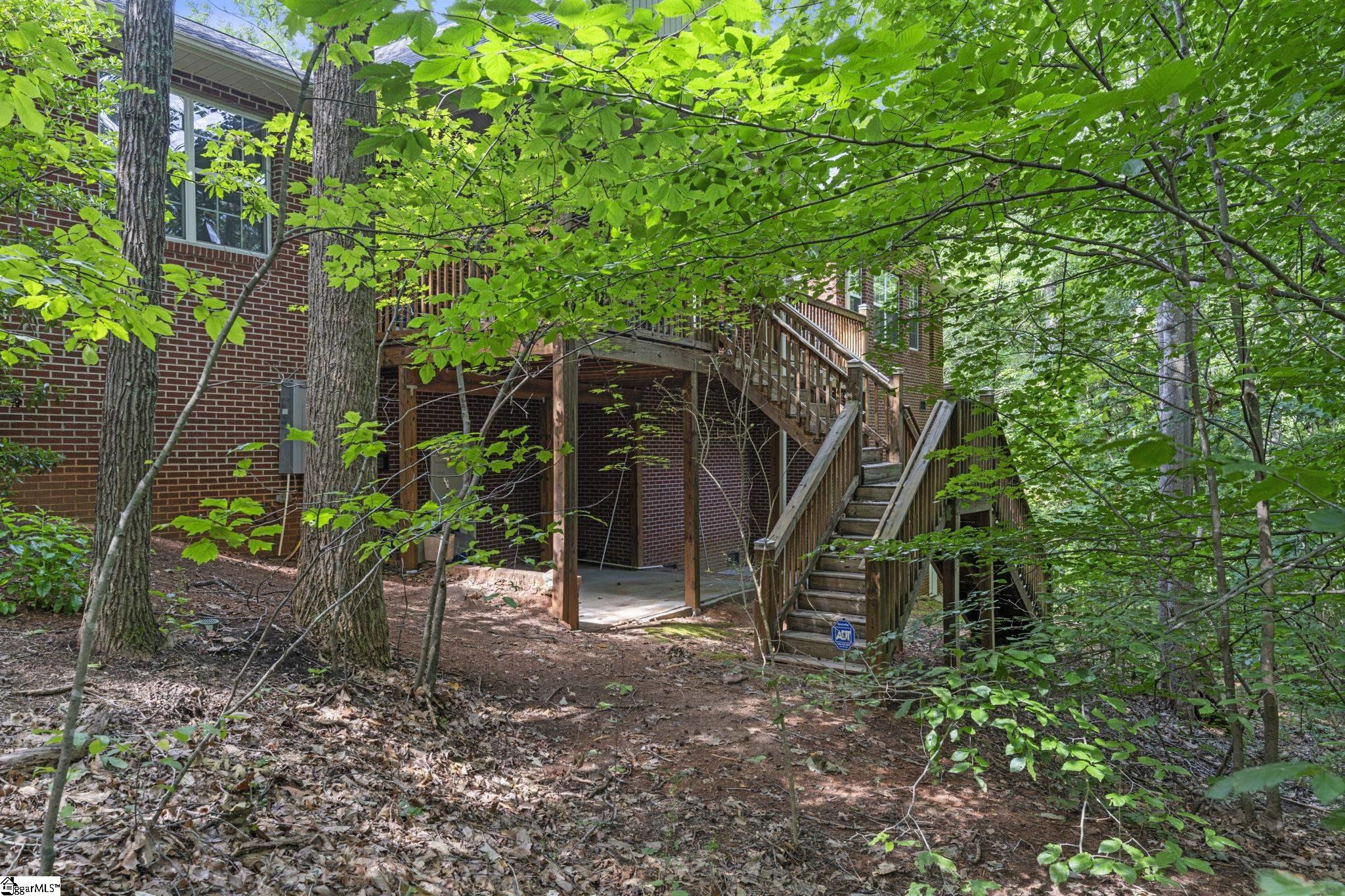 100 Paris Glen Way Greenville, SC 29609