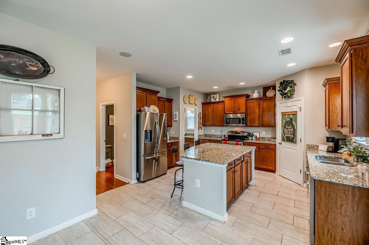 208 Castleton Circle Boiling Springs, SC 29316