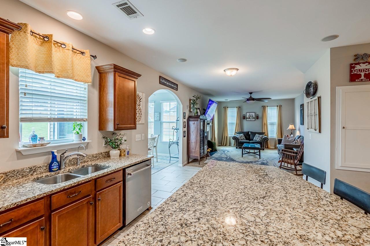 208 Castleton Circle Boiling Springs, SC 29316