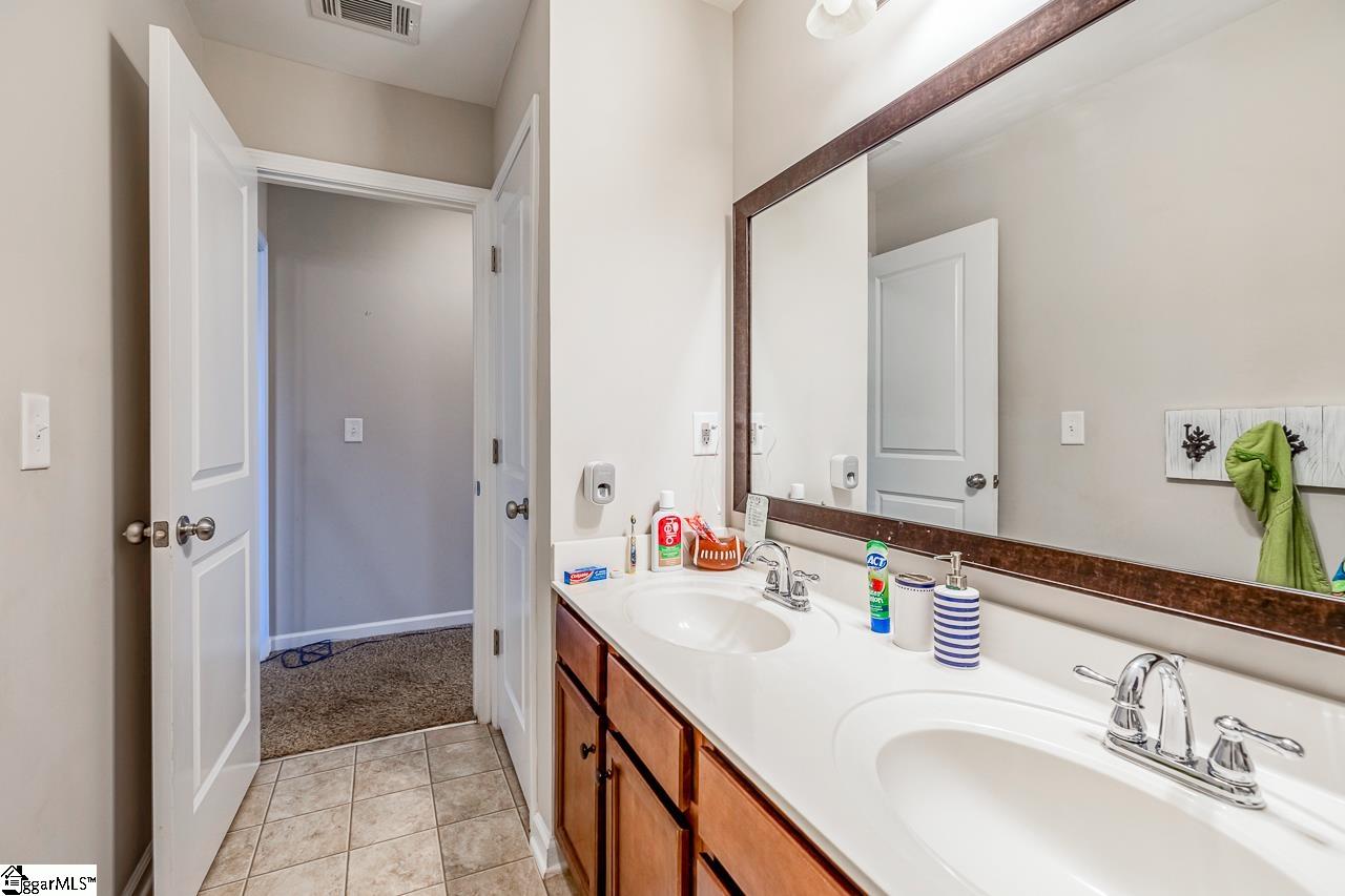 208 Castleton Circle Boiling Springs, SC 29316