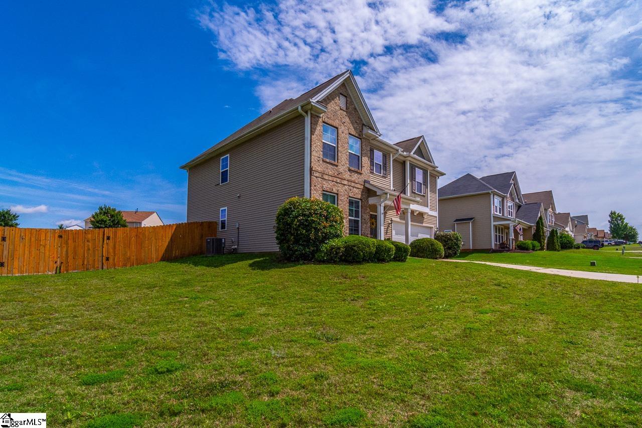 208 Castleton Circle Boiling Springs, SC 29316
