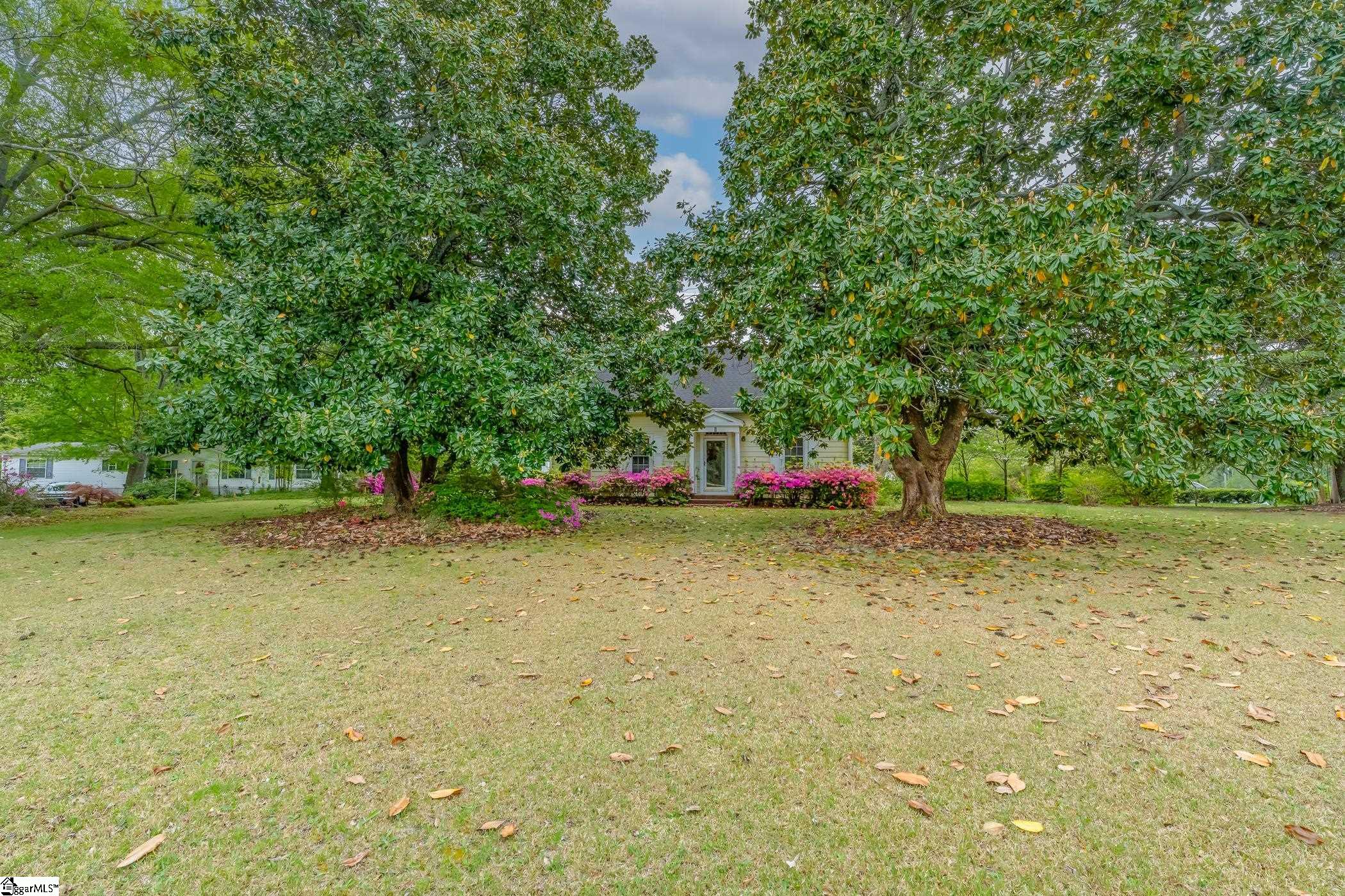 8 E Mountain Creek Road Greenville, SC 29609