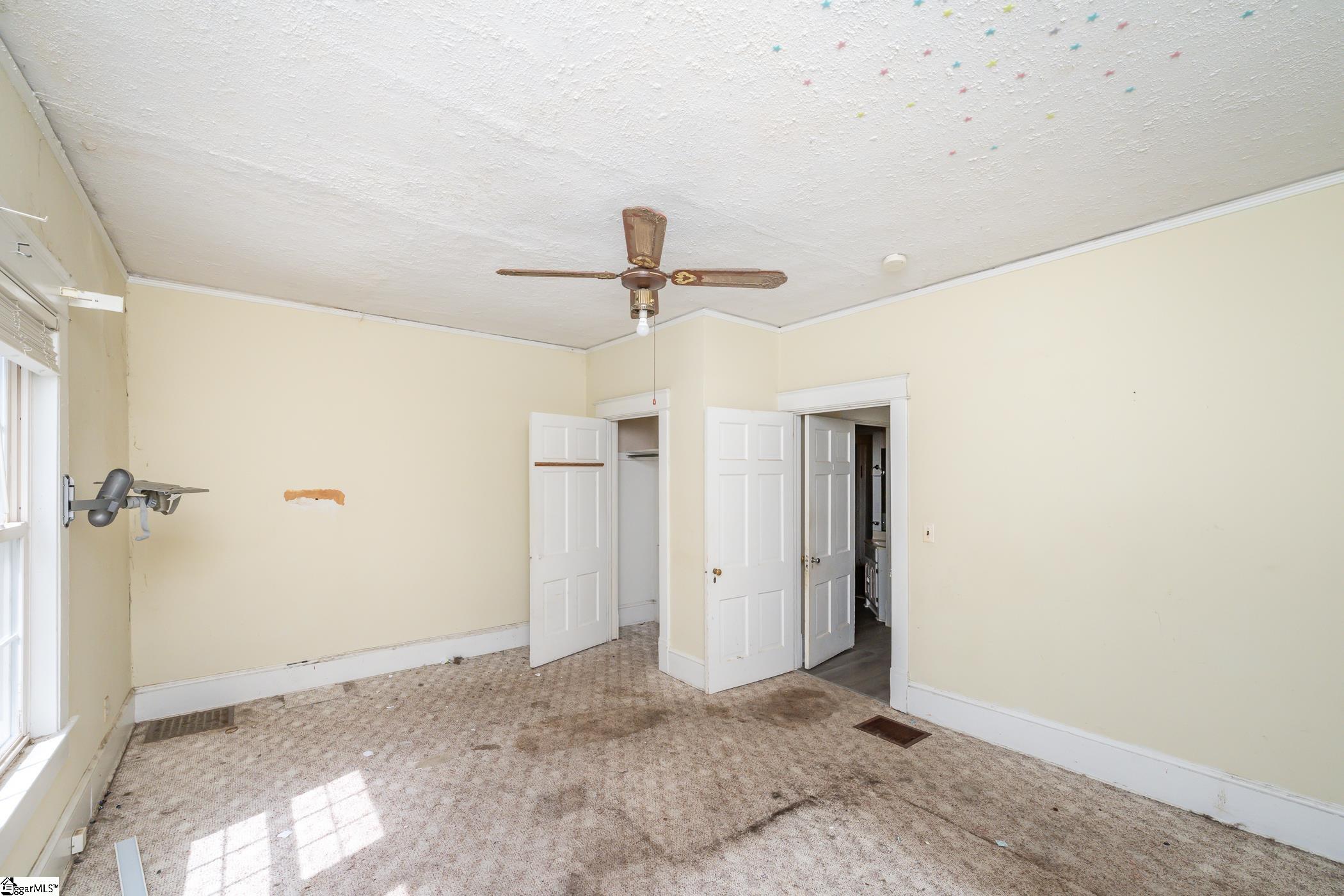 8 E Mountain Creek Road Greenville, SC 29609