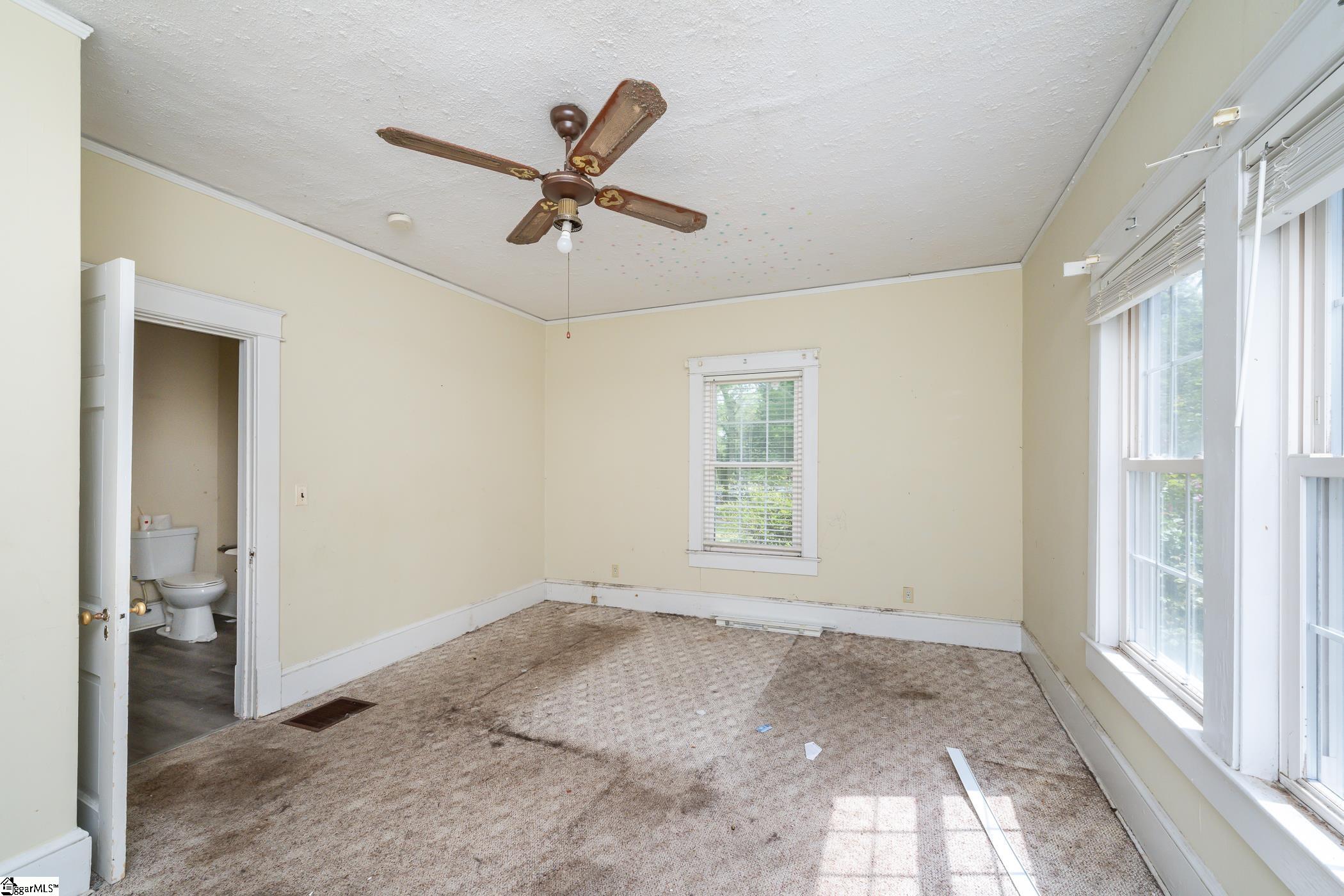 8 E Mountain Creek Road Greenville, SC 29609
