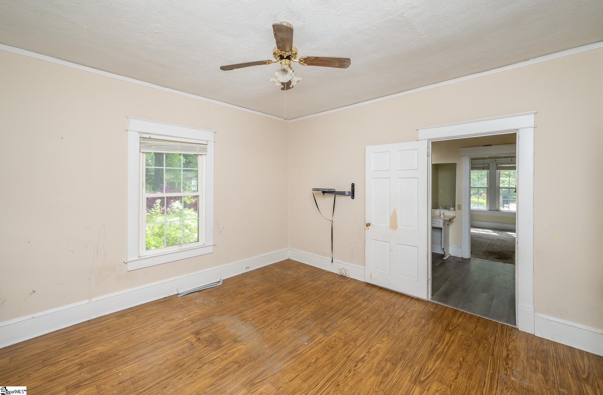 8 E Mountain Creek Road Greenville, SC 29609