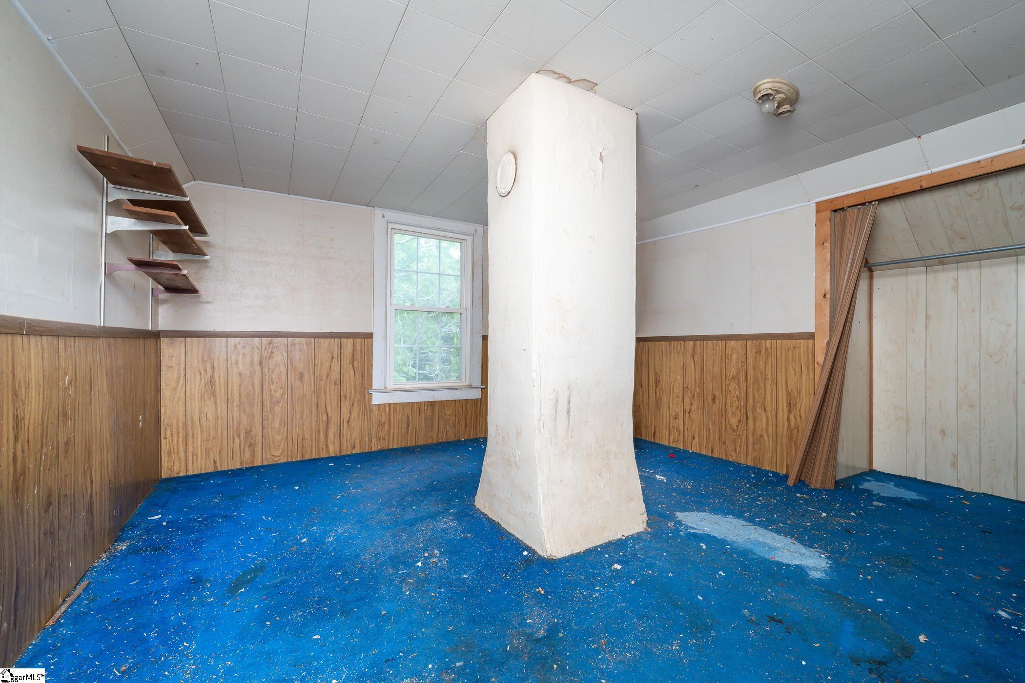 8 E Mountain Creek Road Greenville, SC 29609