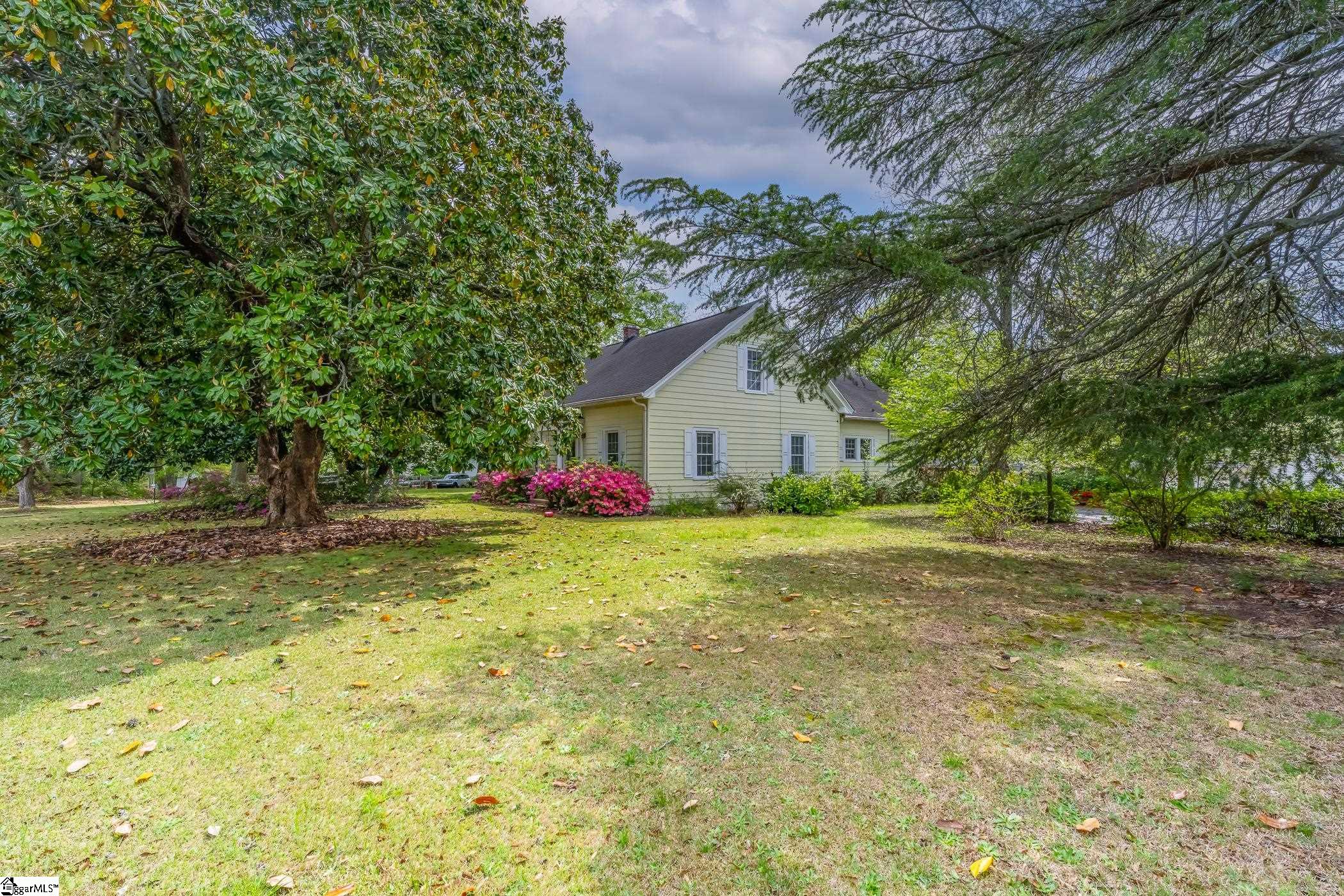 8 E Mountain Creek Road Greenville, SC 29609