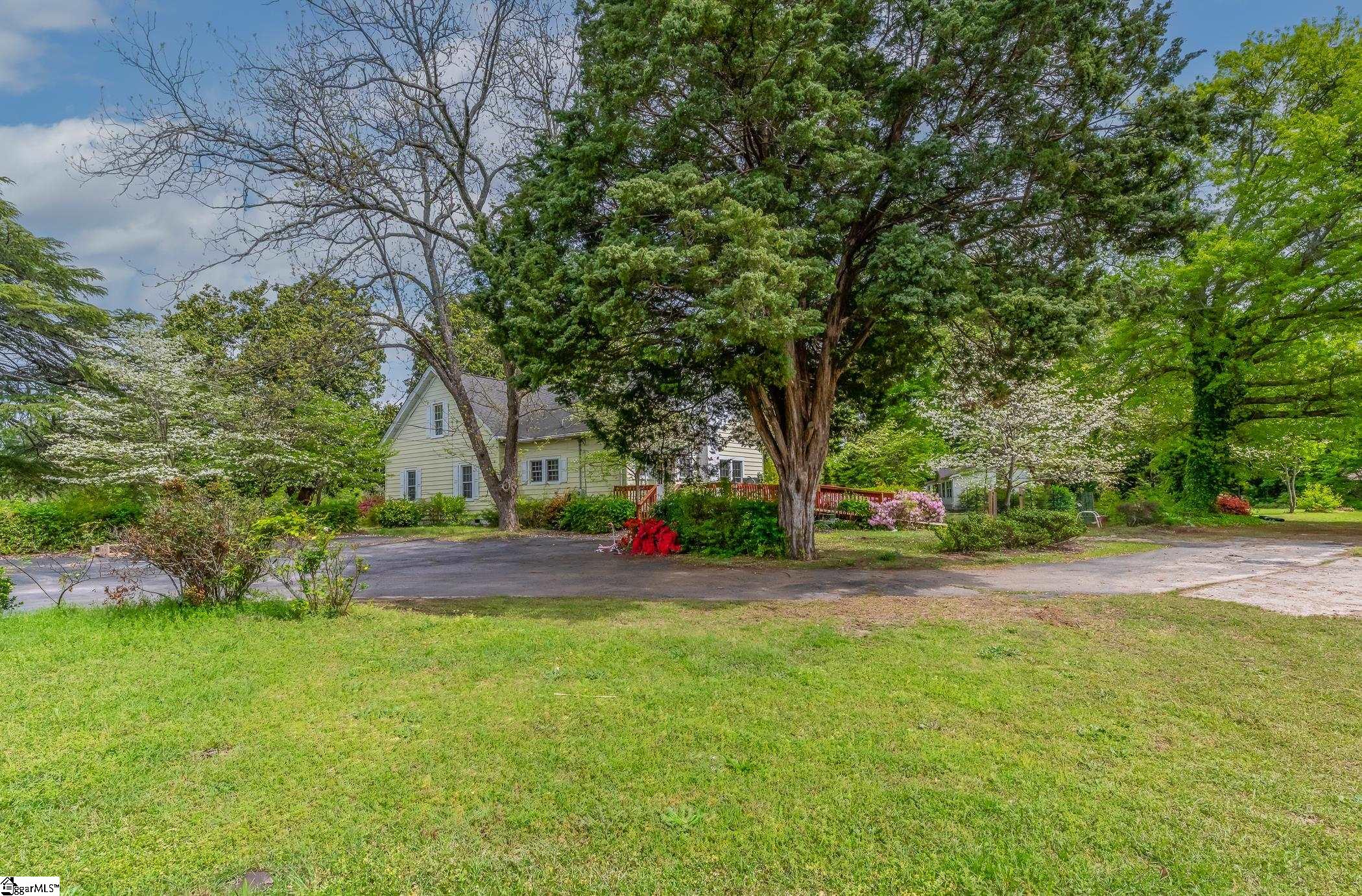 8 E Mountain Creek Road Greenville, SC 29609