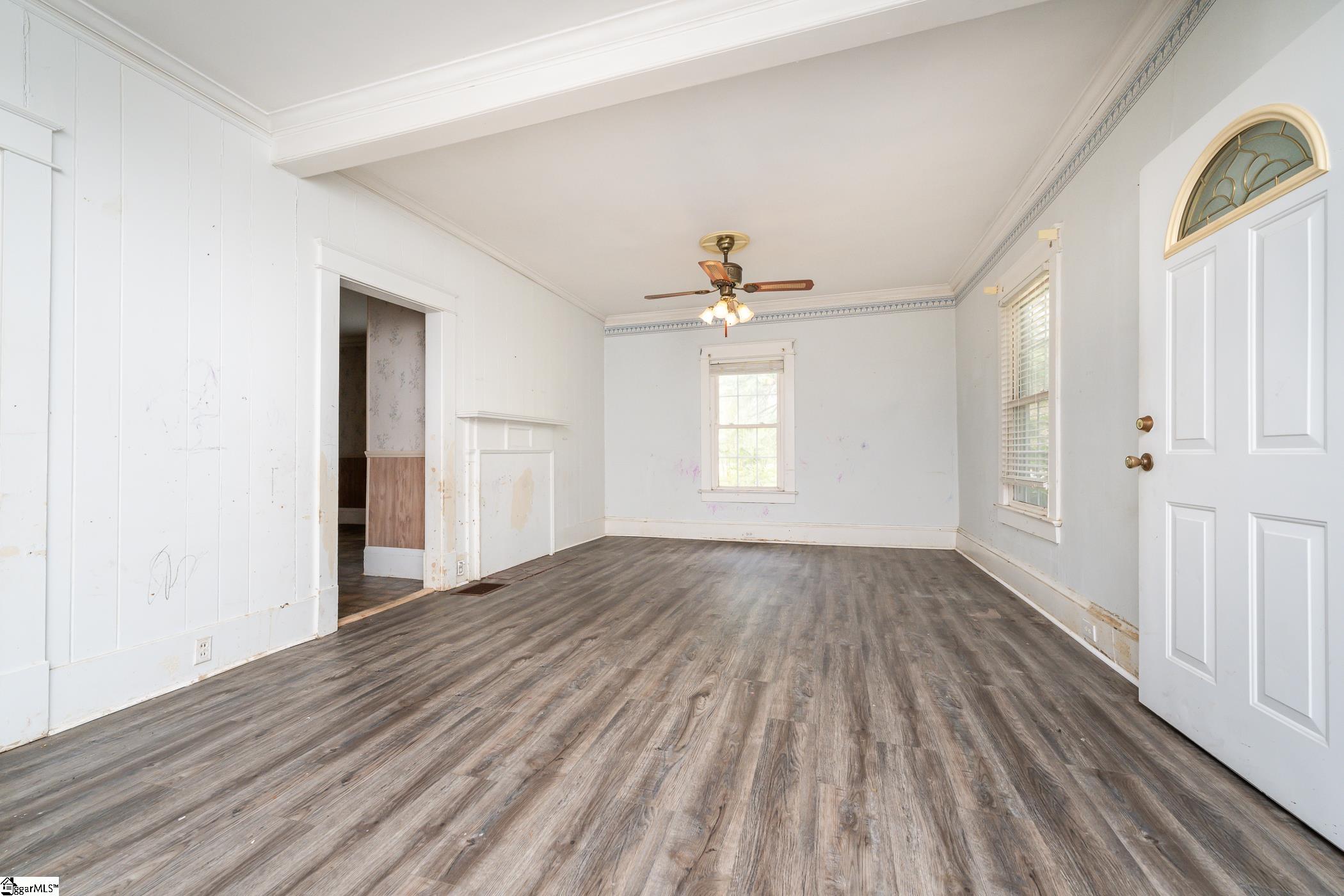 8 E Mountain Creek Road Greenville, SC 29609