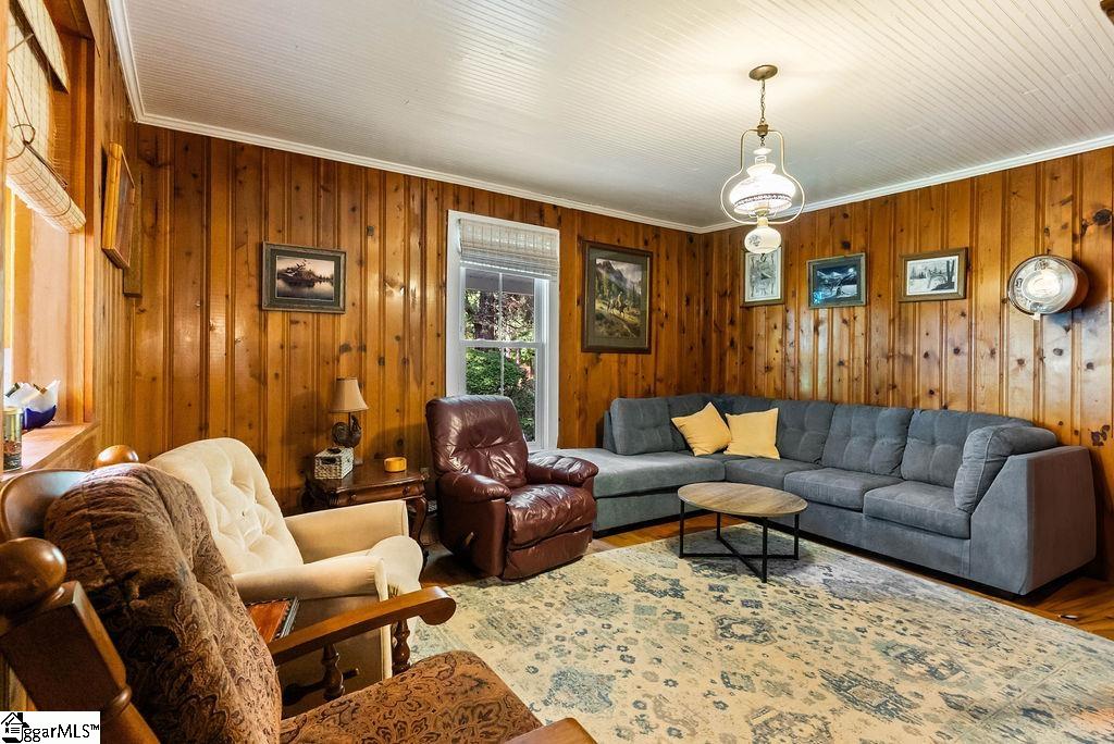 2115 Price House Road Woodruff, SC 29388