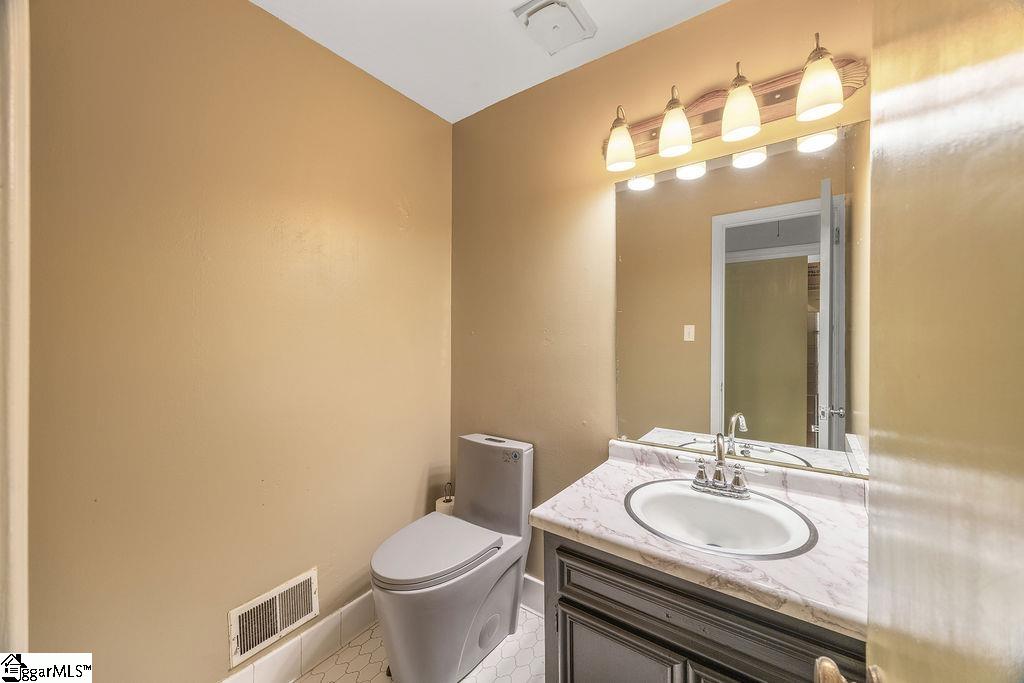 118 Ridgeland Drive Greenville, SC 29601