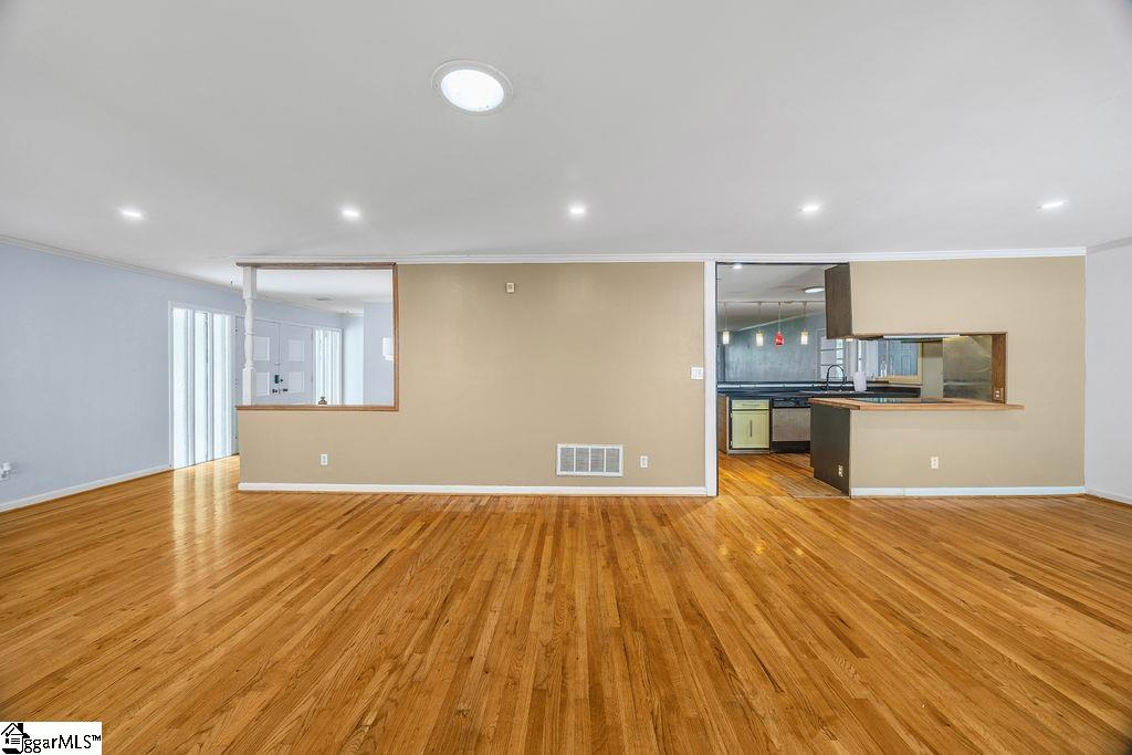 118 Ridgeland Drive Greenville, SC 29601