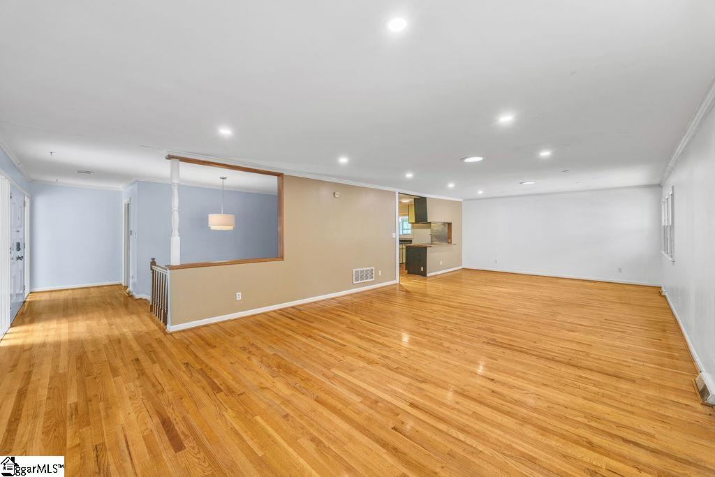 118 Ridgeland Drive Greenville, SC 29601