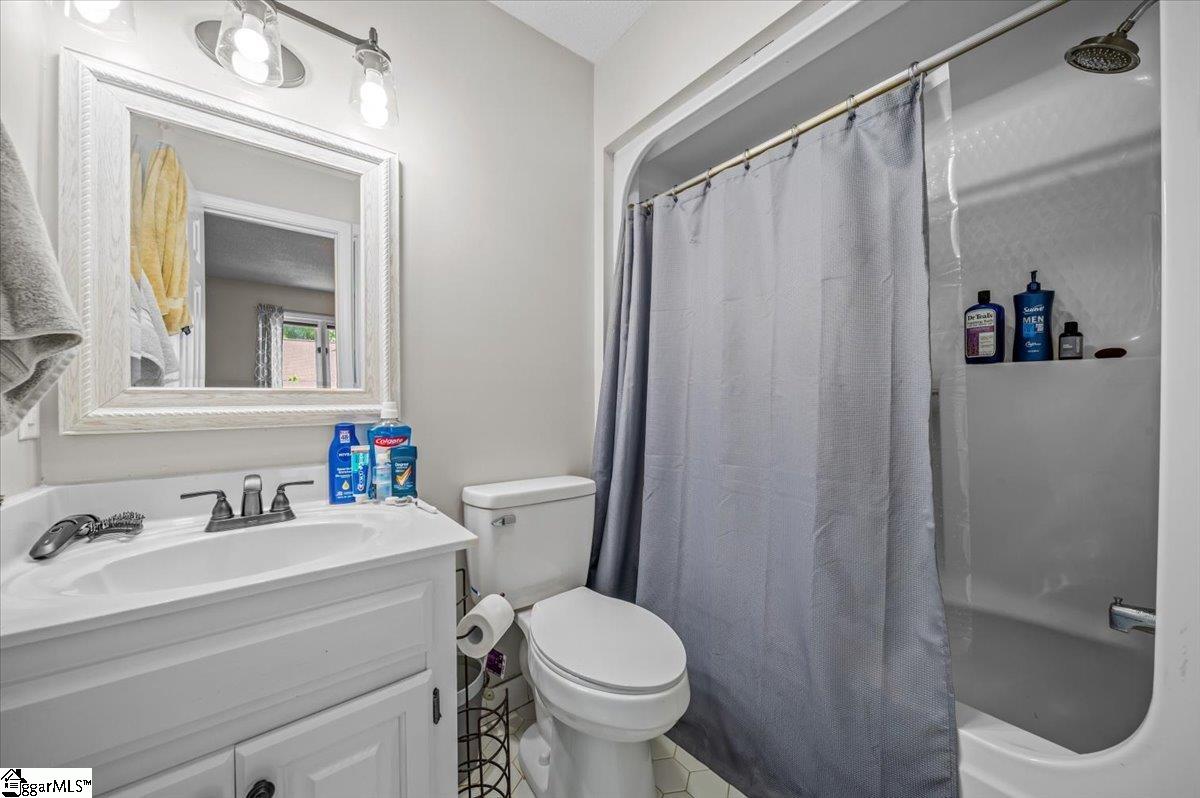2 Creekside Way Greenville, SC 29609