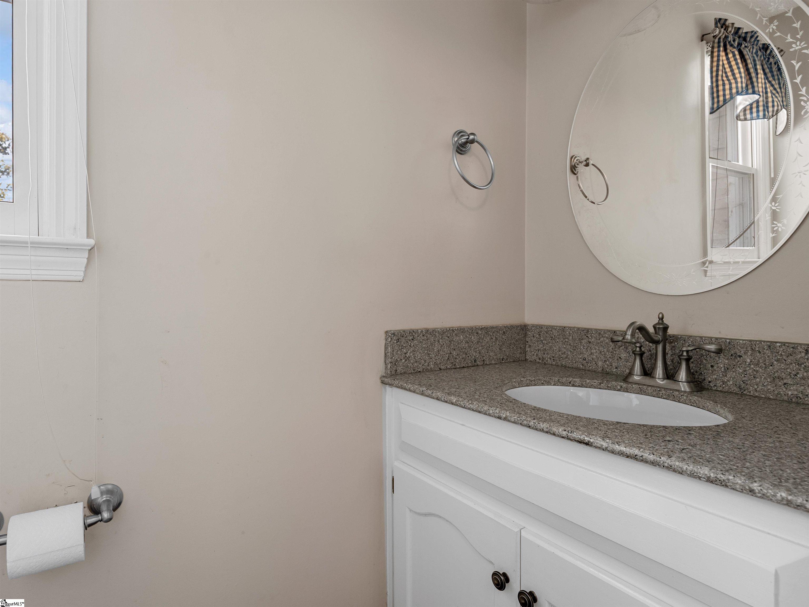 209 Thornhill Drive Spartanburg, SC 29301