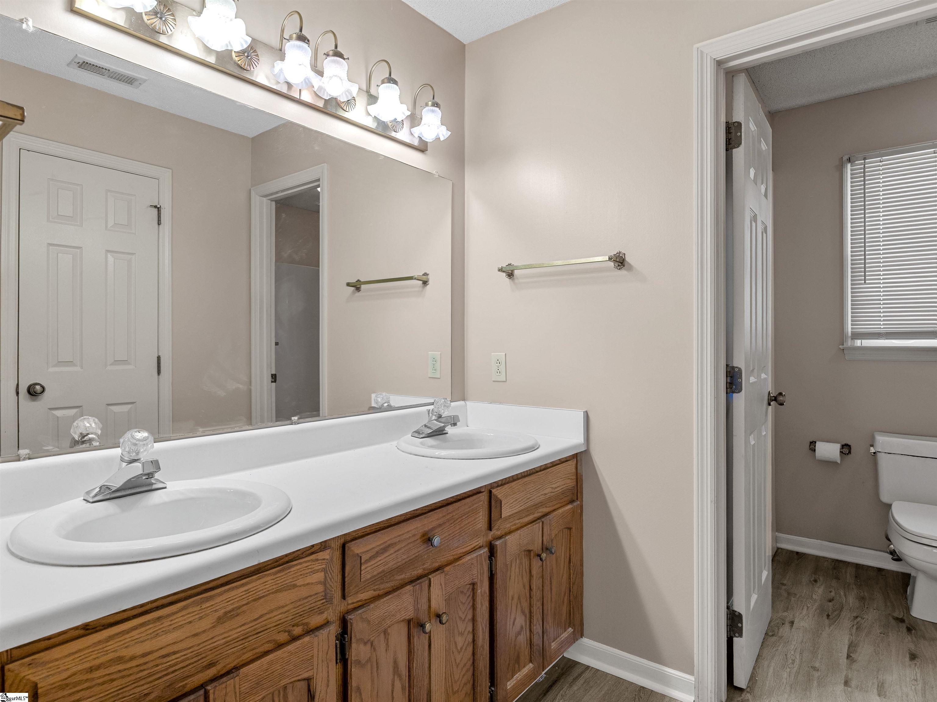 209 Thornhill Drive Spartanburg, SC 29301