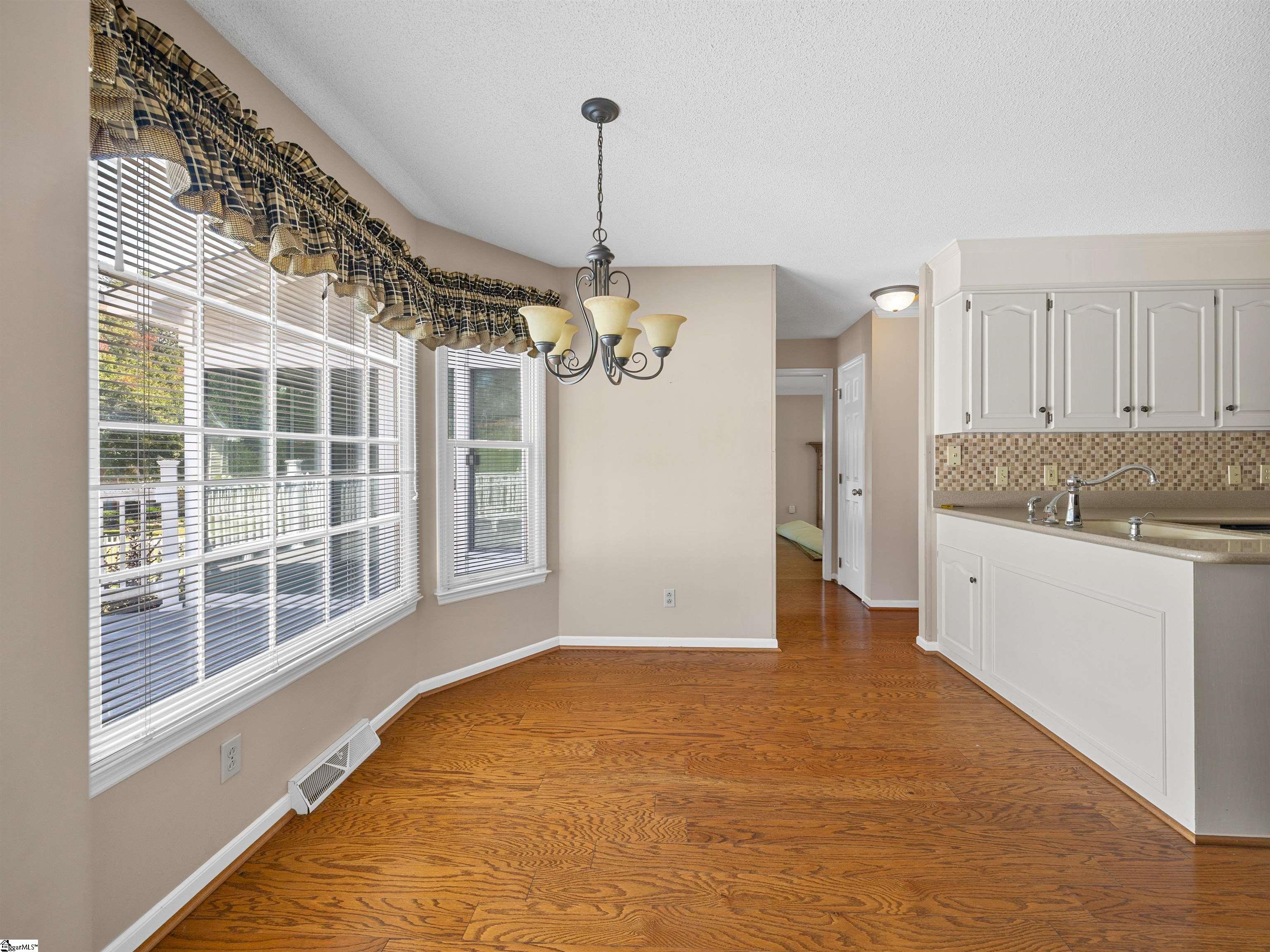209 Thornhill Drive Spartanburg, SC 29301