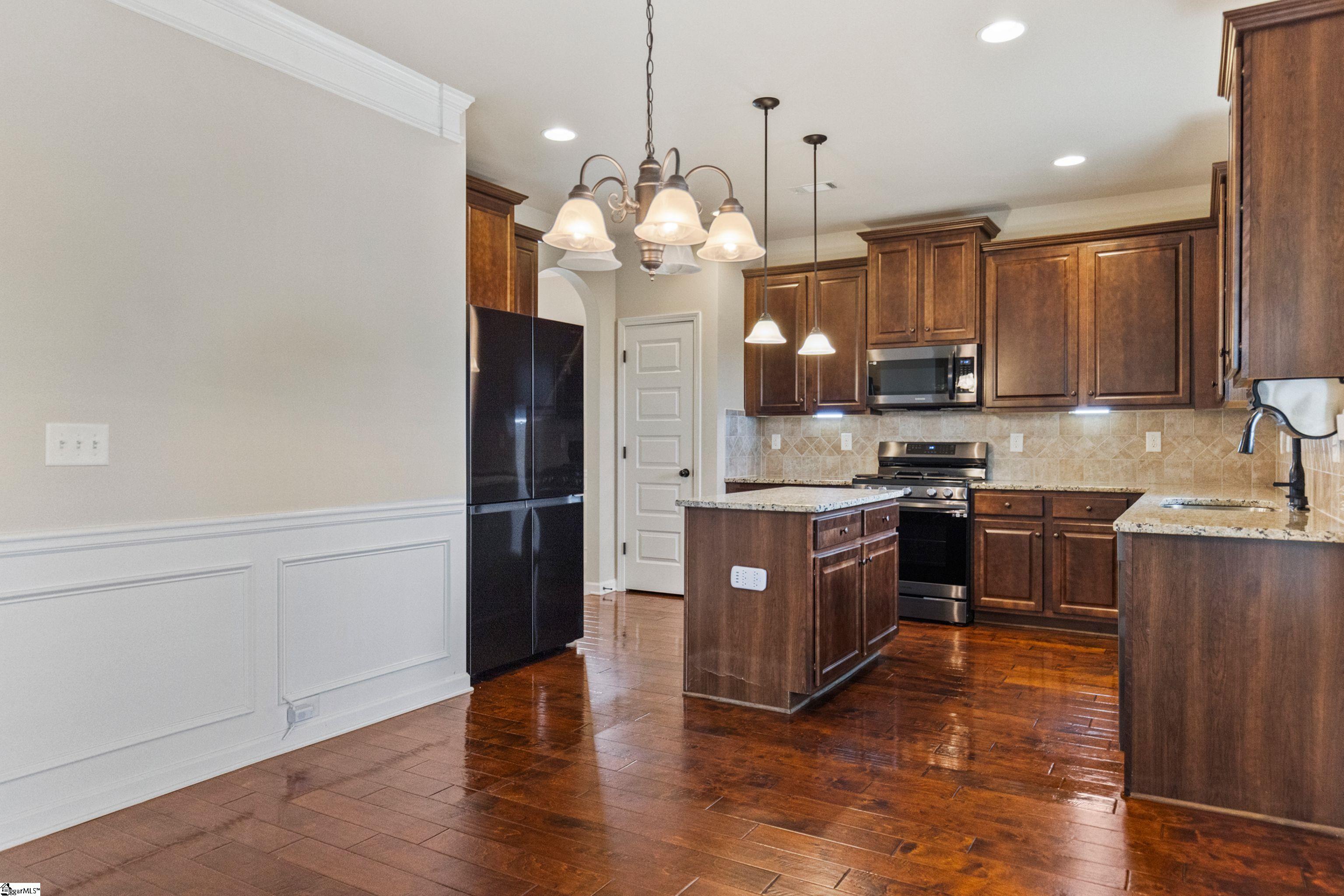807 E Holloway Drive Woodruff, SC 29388