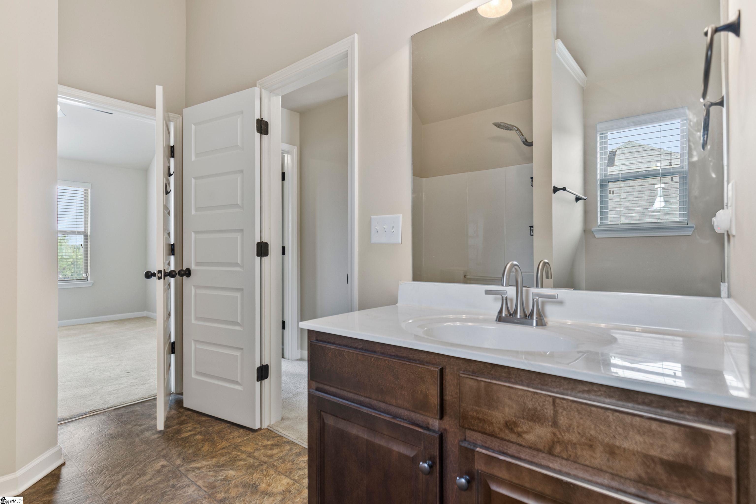 807 E Holloway Drive Woodruff, SC 29388