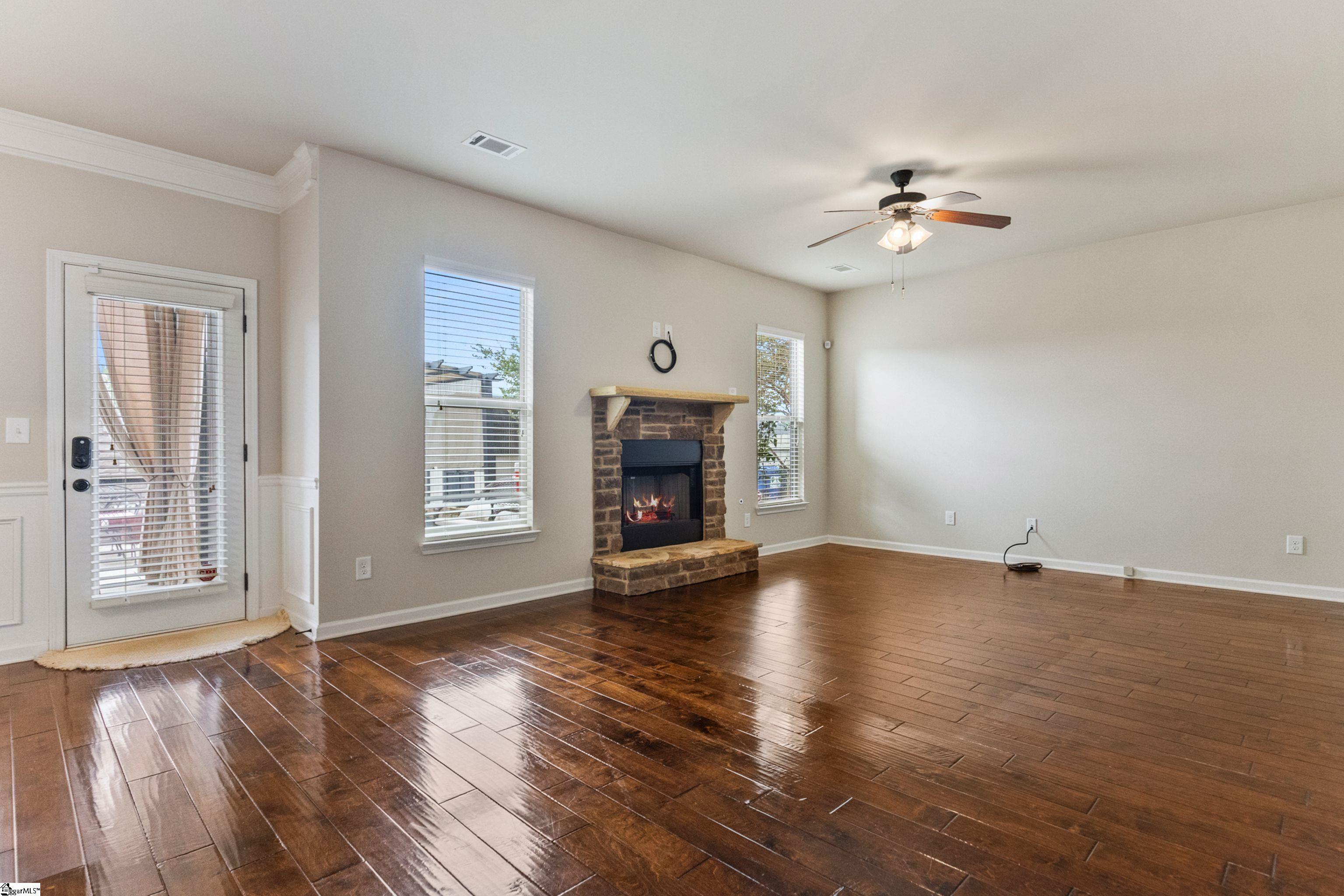 807 E Holloway Drive Woodruff, SC 29388