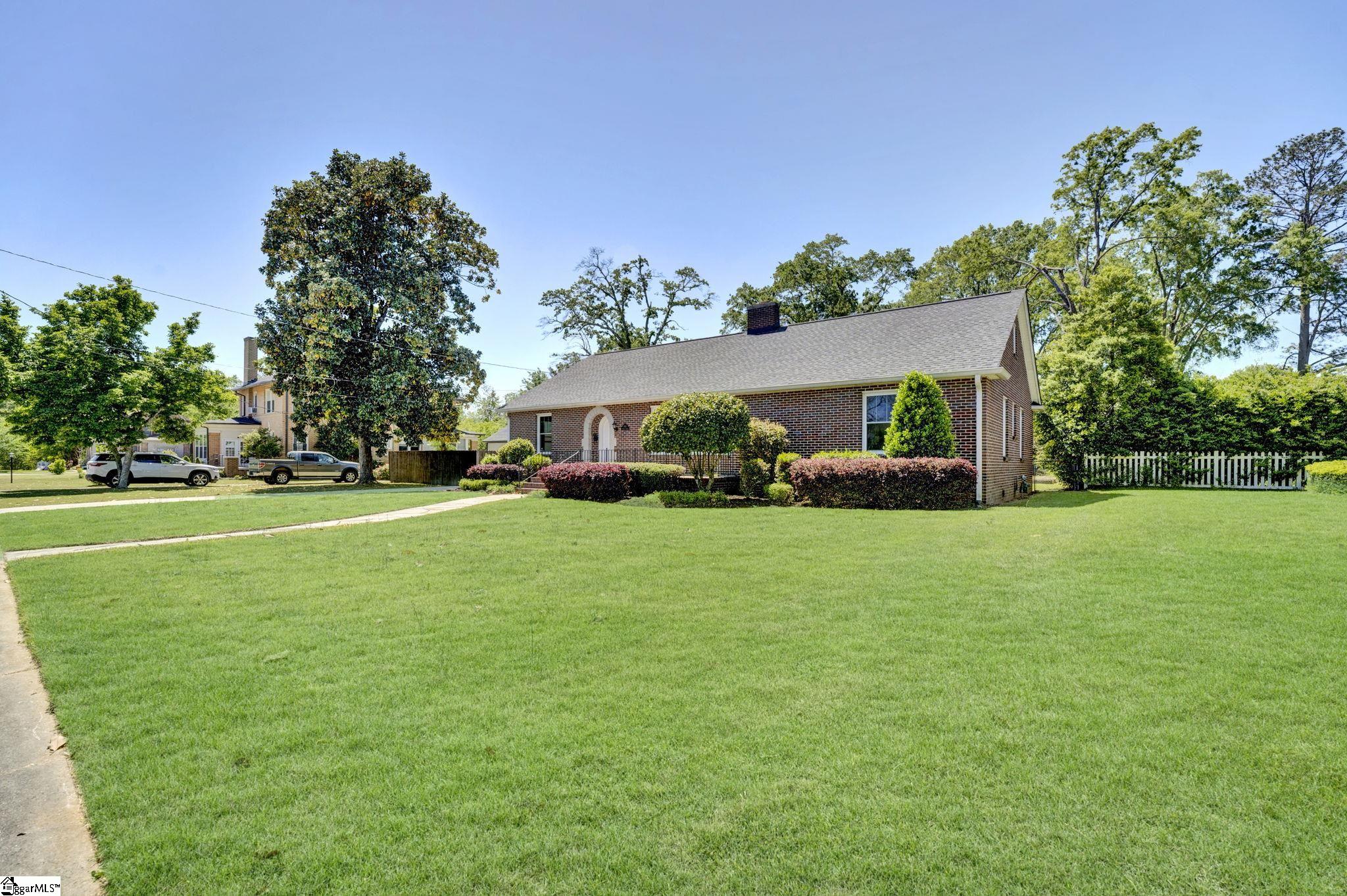 306 Hickory Street Clinton, SC 29325