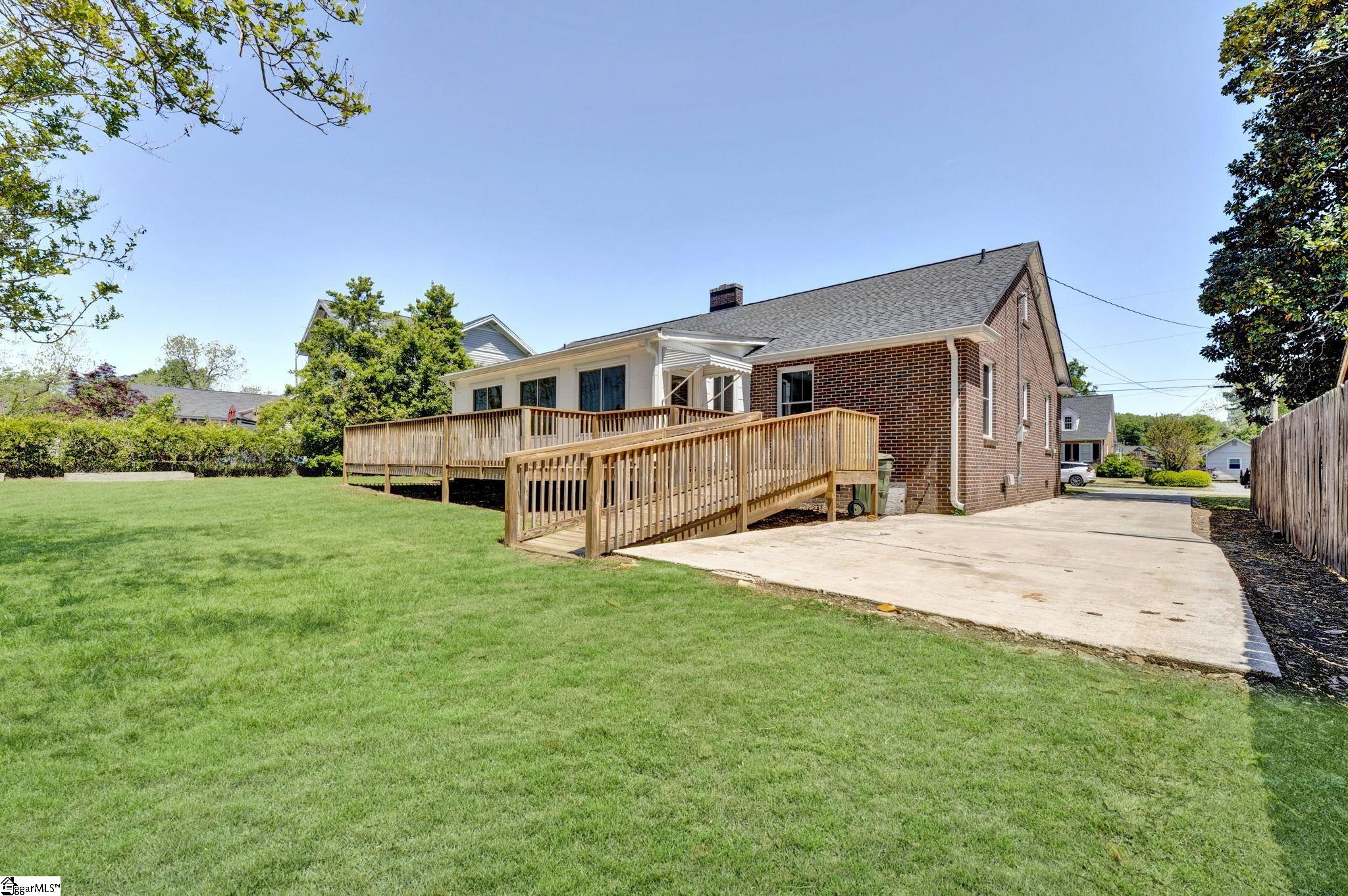 306 Hickory Street Clinton, SC 29325