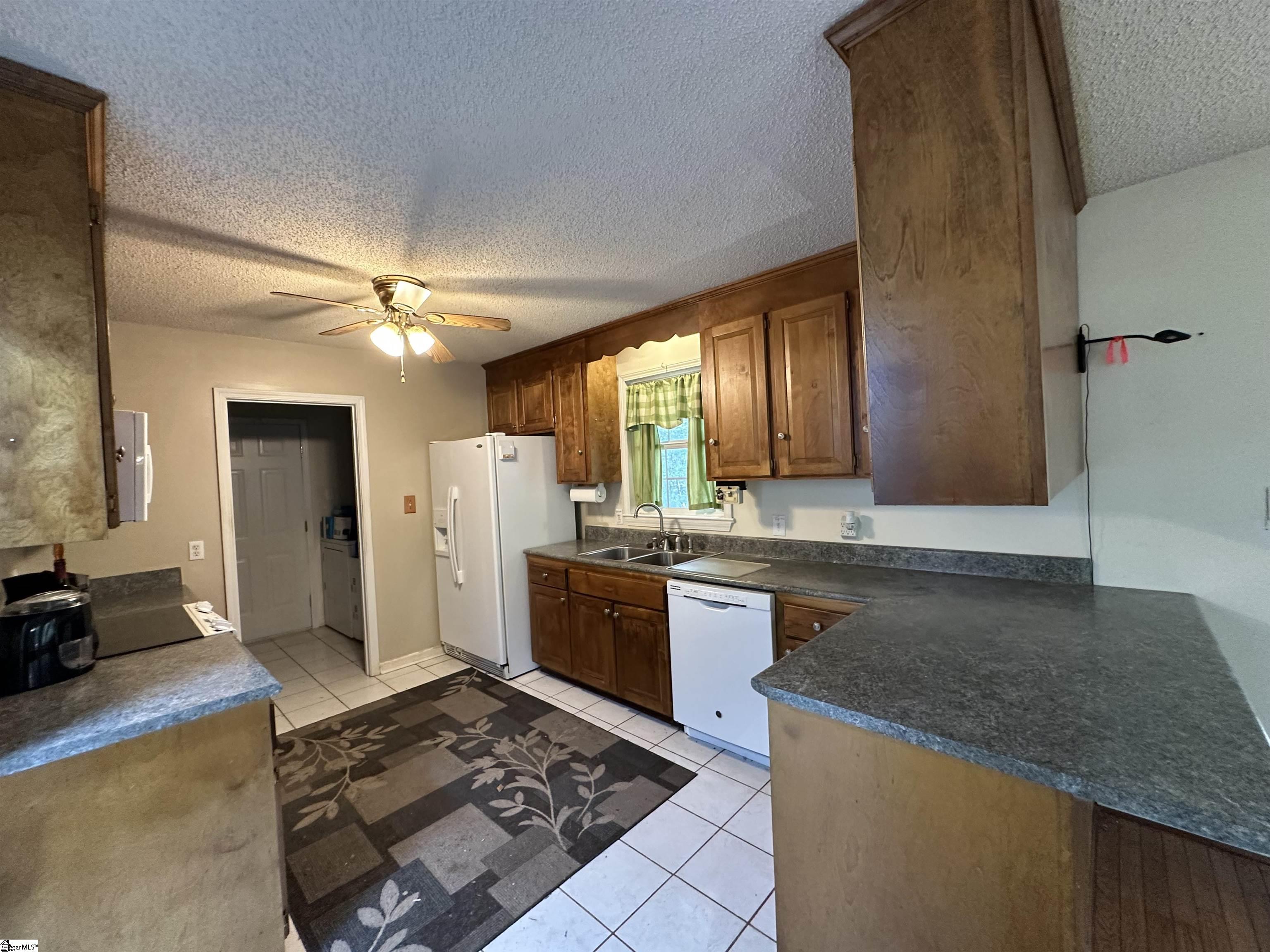 693 Grandwood Boulevard Gray Court, SC 29645