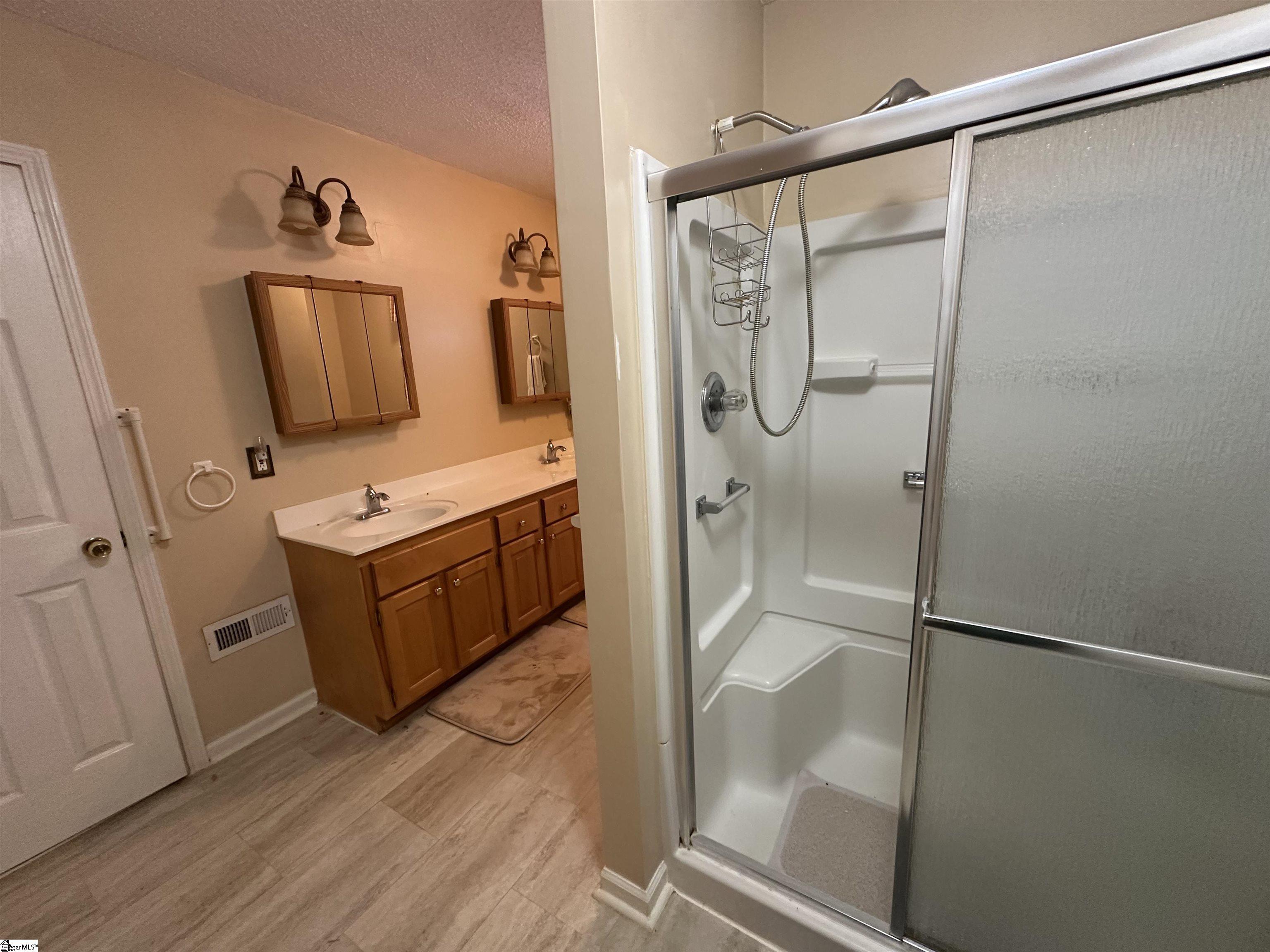 693 Grandwood Boulevard Gray Court, SC 29645
