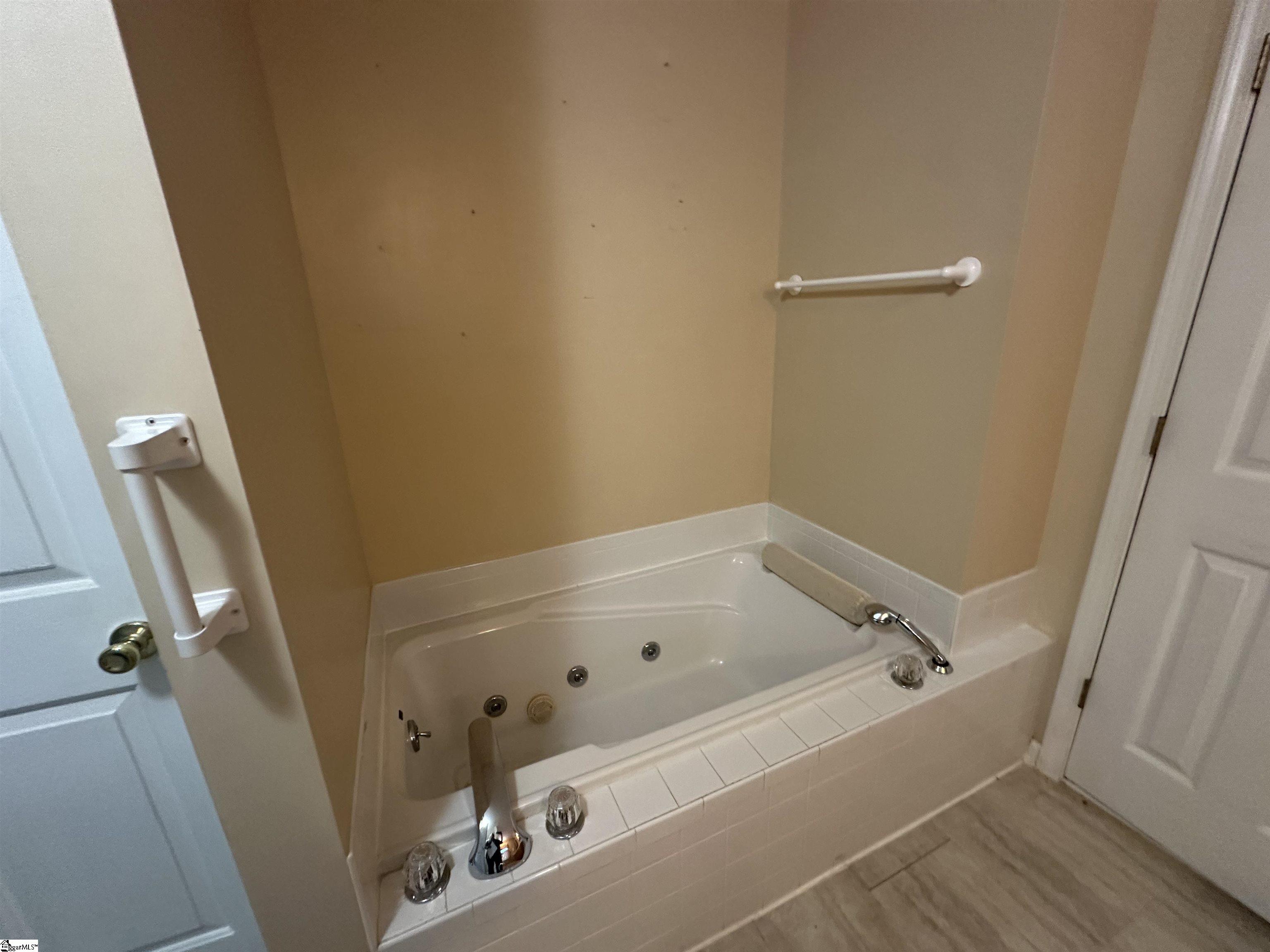 693 Grandwood Boulevard Gray Court, SC 29645