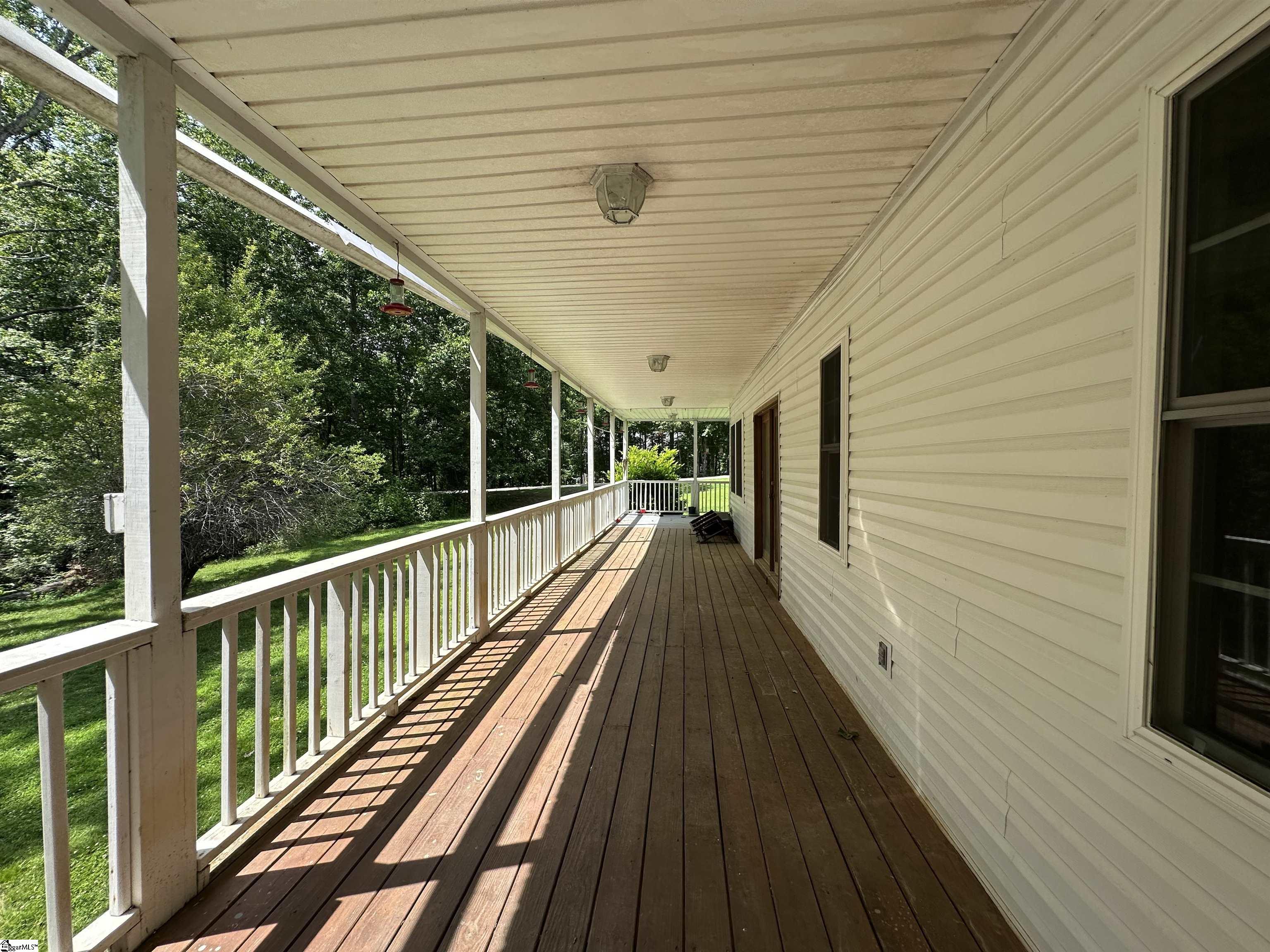 693 Grandwood Boulevard Gray Court, SC 29645